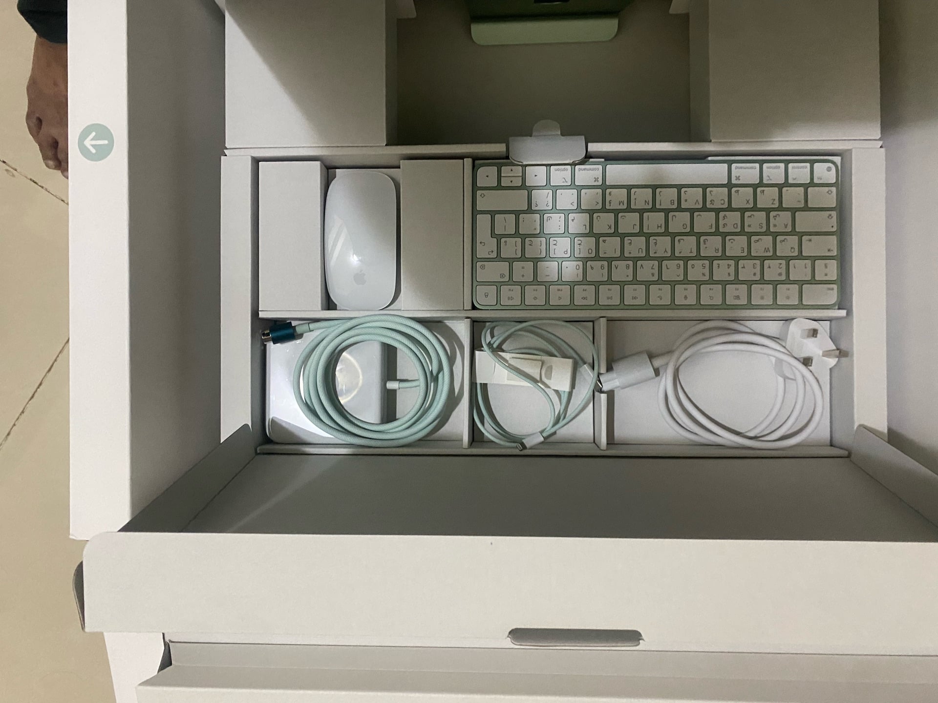iMac 24” 5K M3 256GB SSD green colou just opened the box mint condition for sale - Image 5