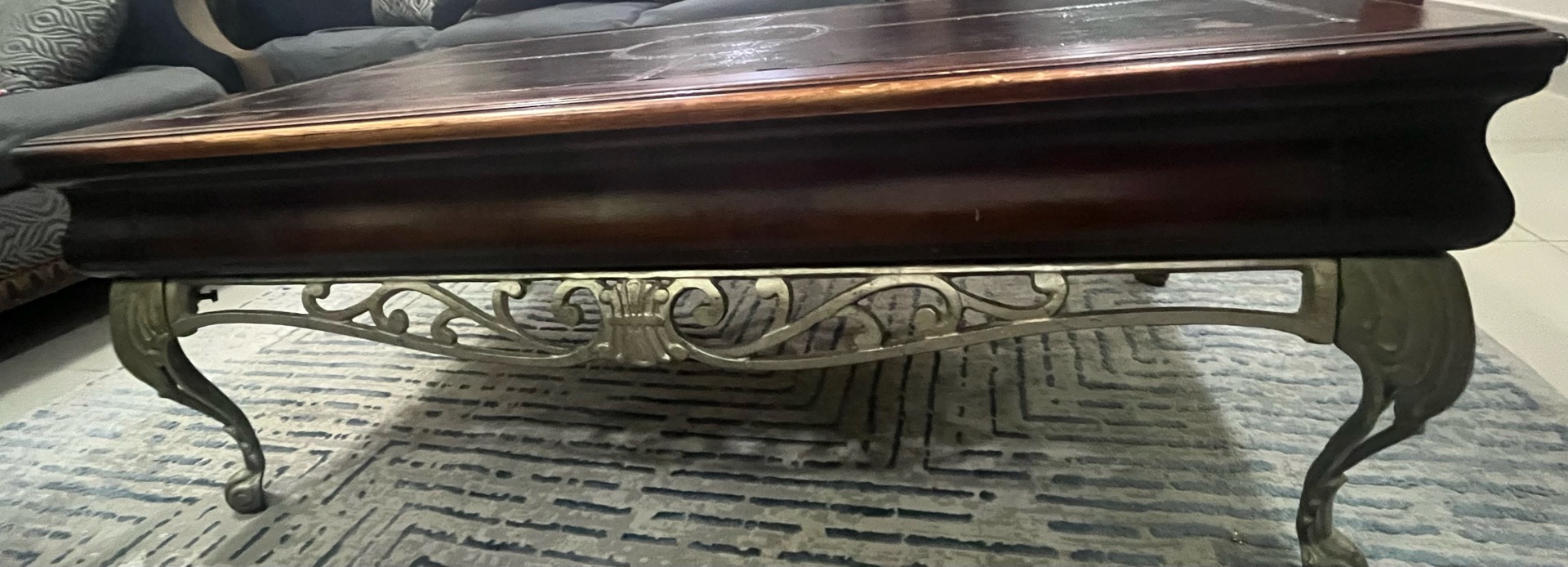 Sofas and Tables - Image 7