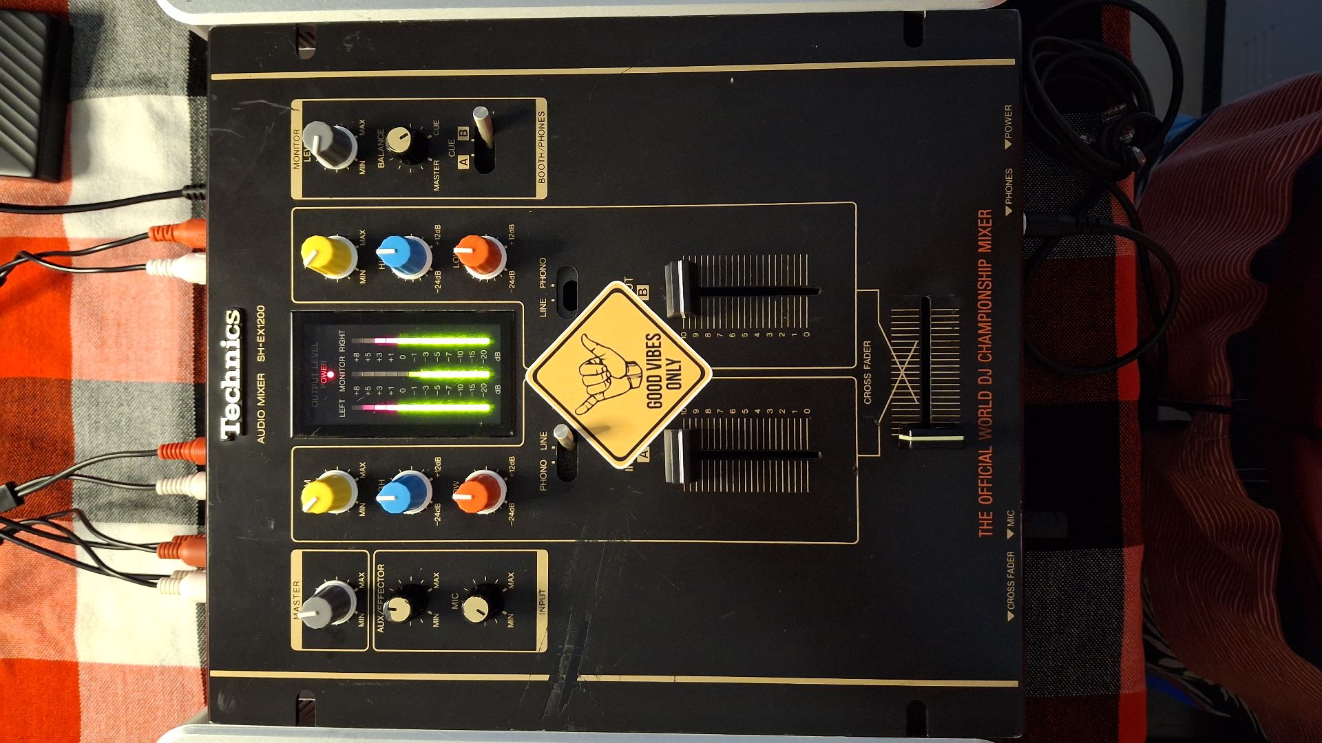 Technics SH EX1200 DJ MIXER - Image 1