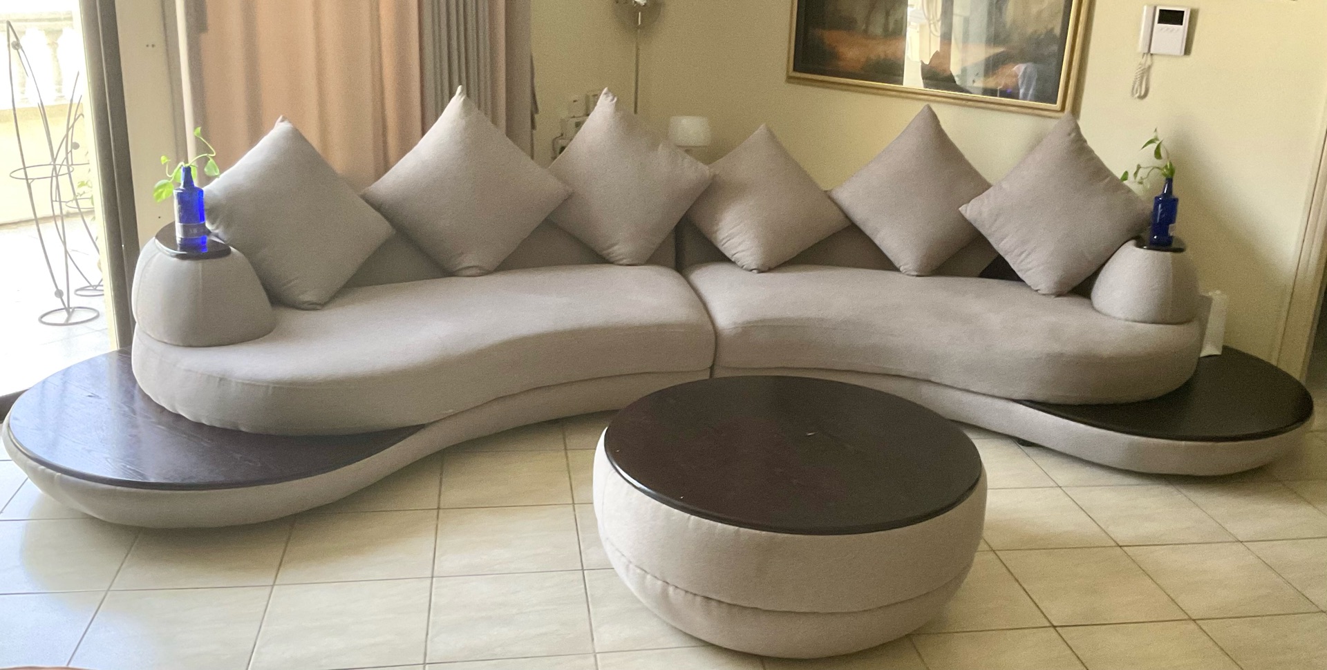 For Sale - Luxurious Sofa Set - Image 4