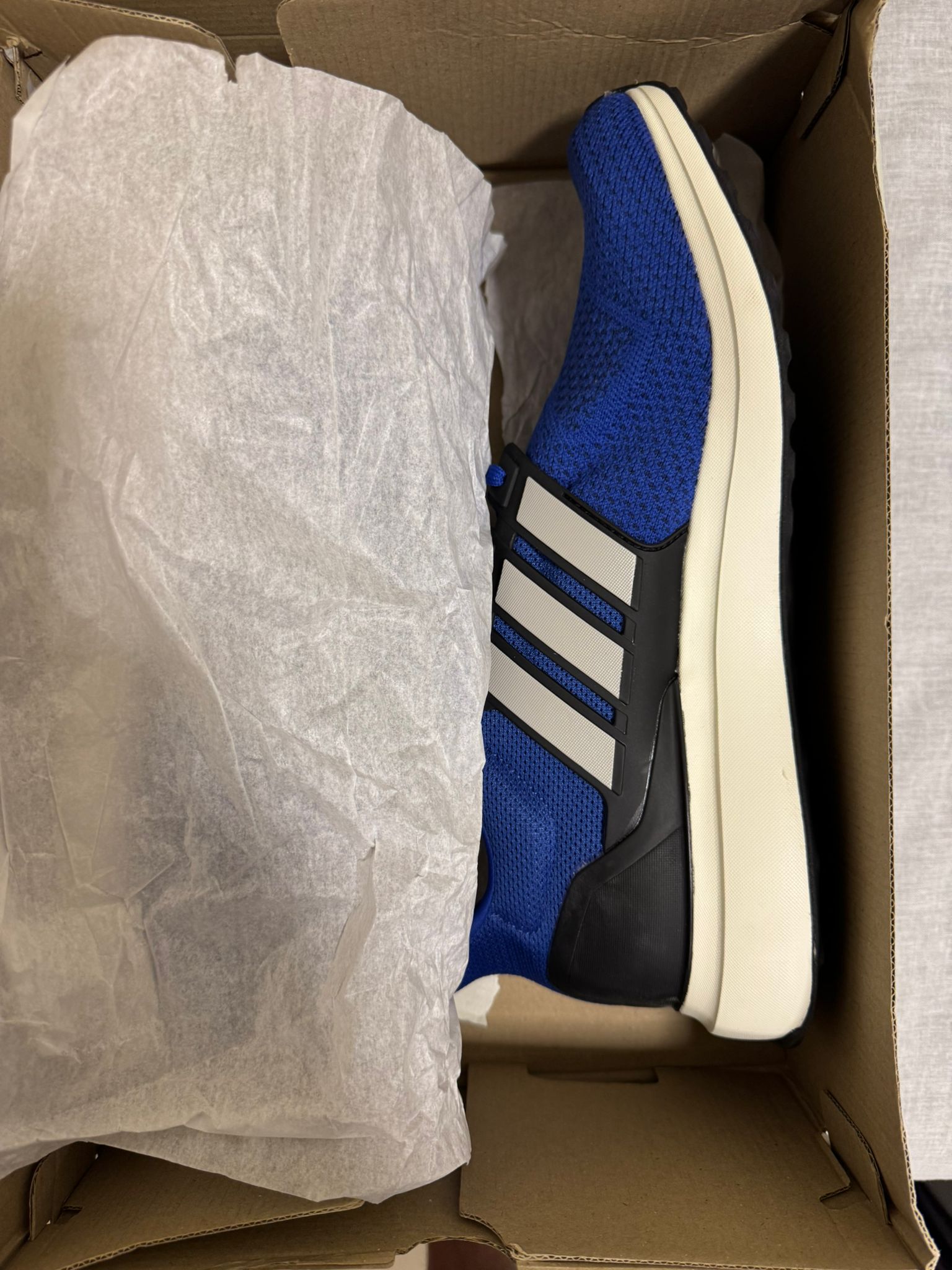 BRAND NEW - ADIDAS - Image 2
