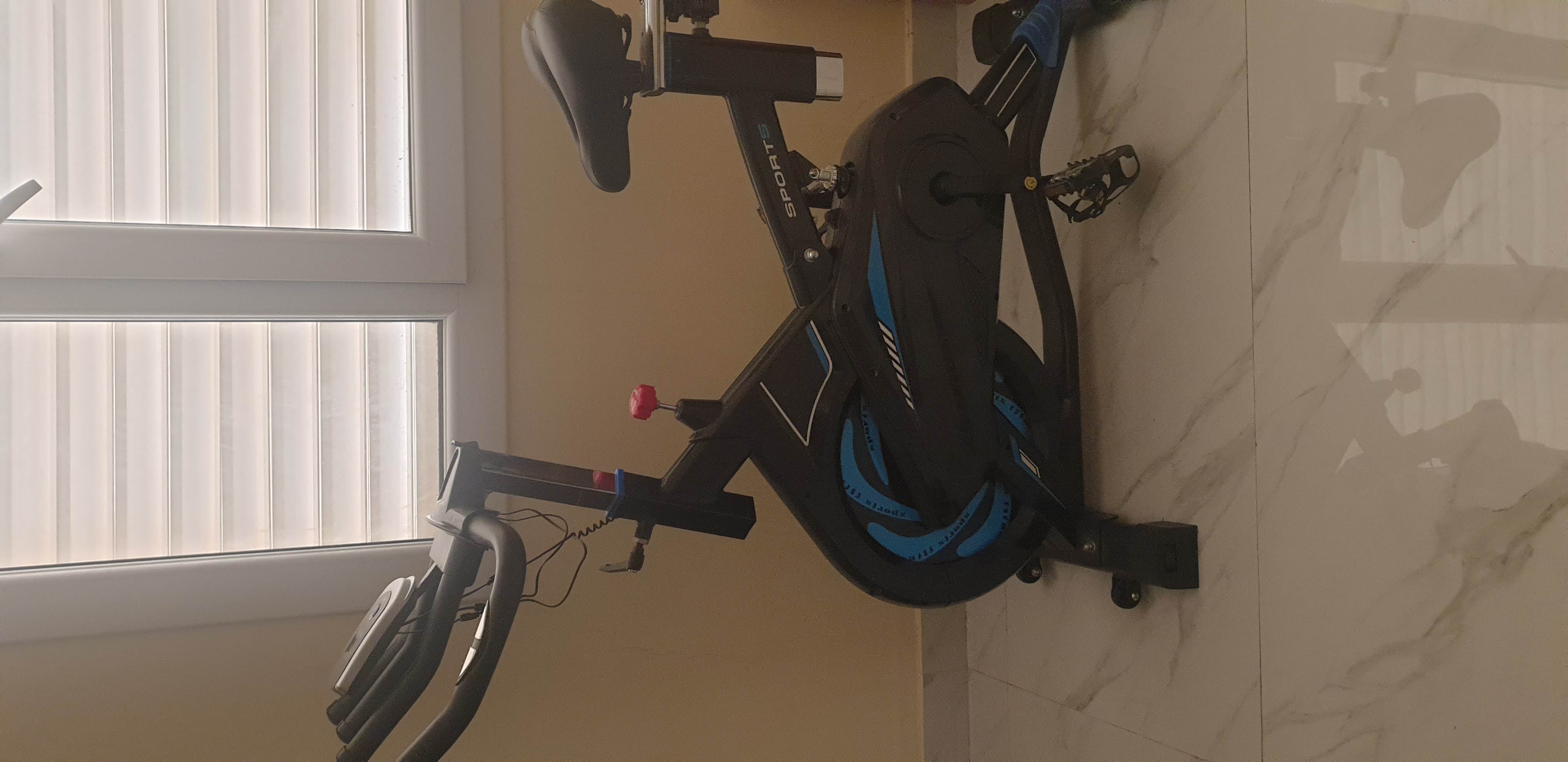 Exercise cycle  - Image 5