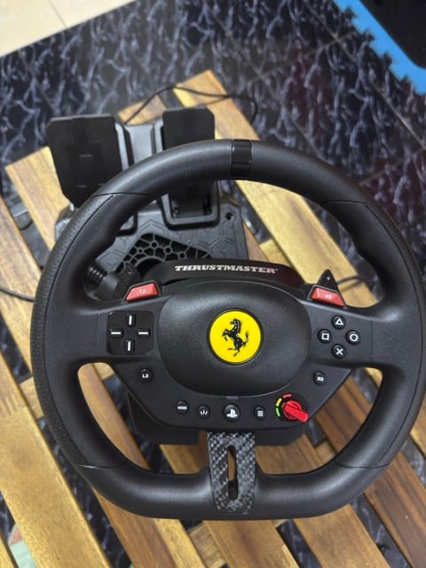 Thrustmaster steering wheel - Image 2