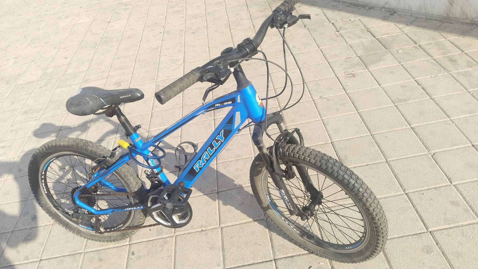 Rally kids mountain bike blue color strong and smoth ride  - Image 5
