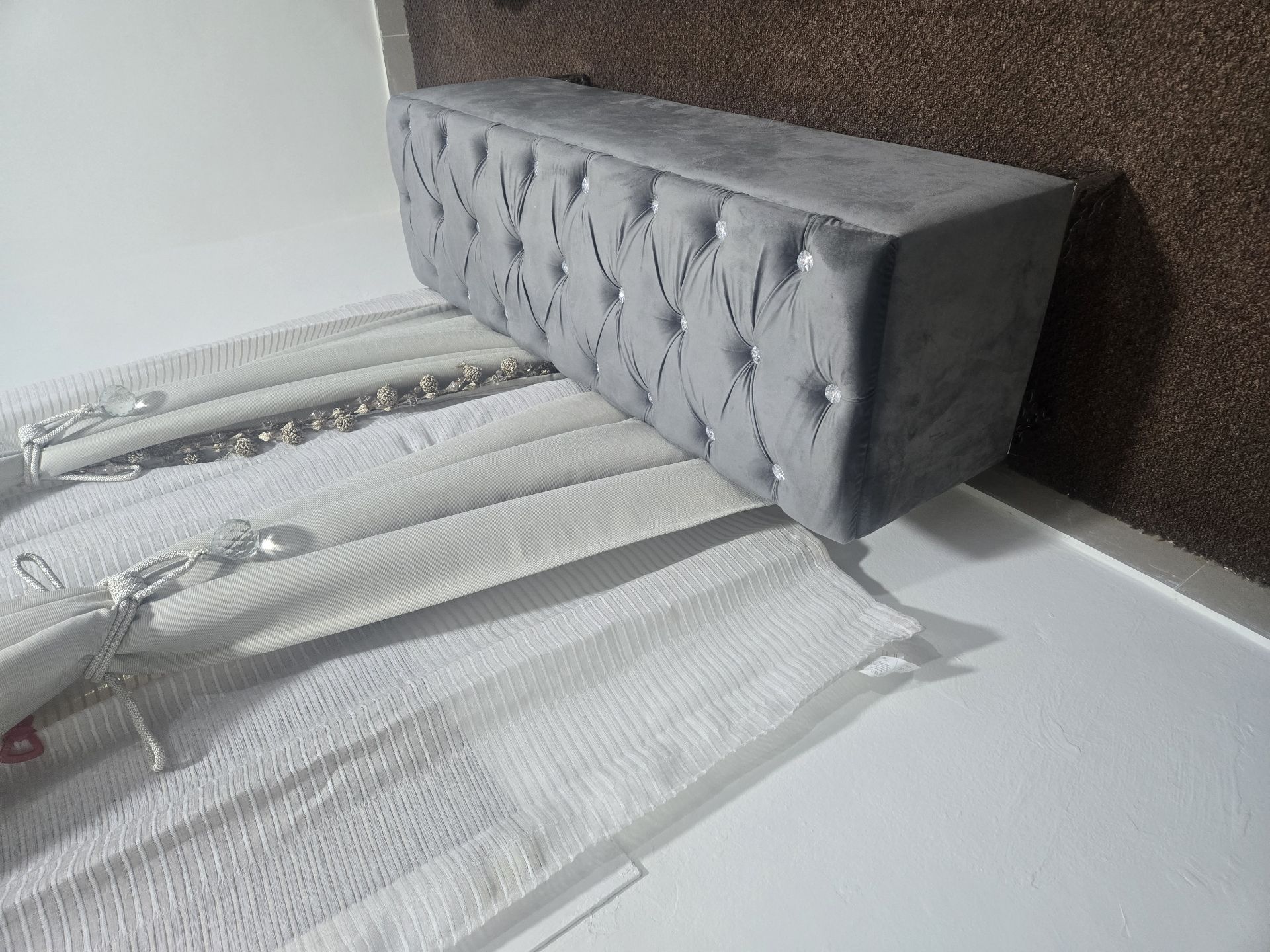 Couch - Image 1