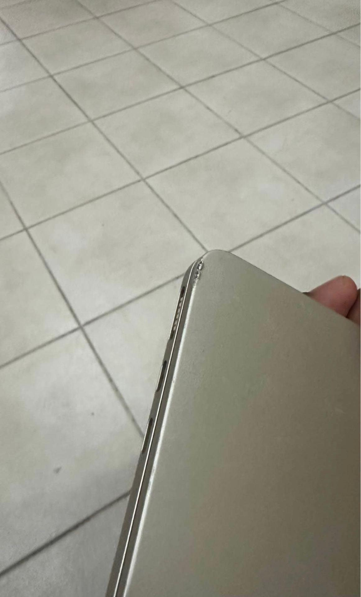 Macbook Air M2 - Image 6