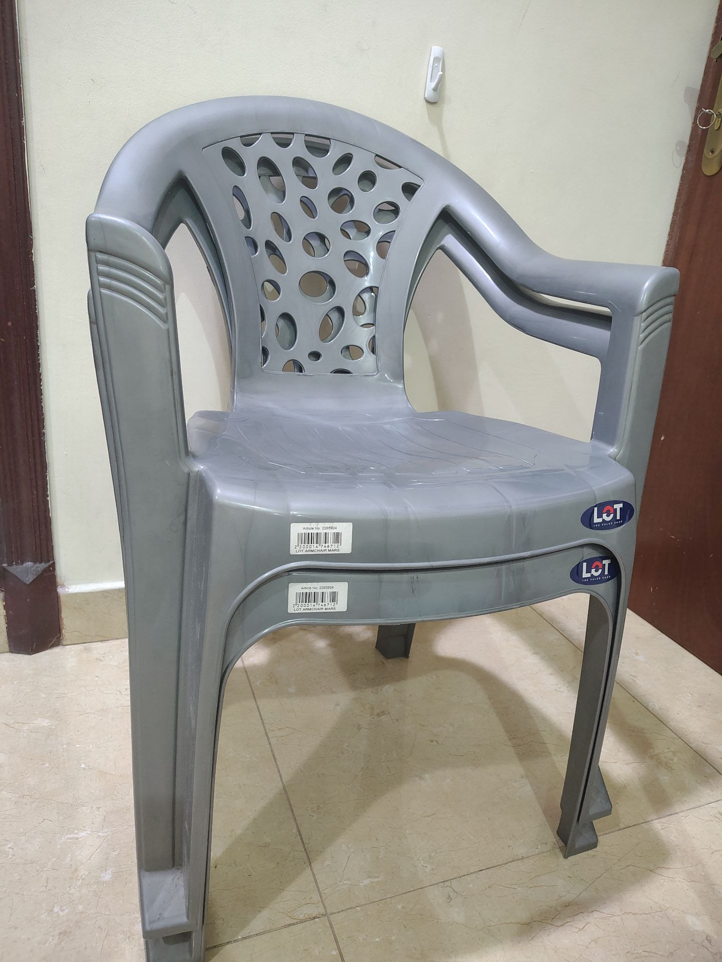2 Chairs  - Image 4