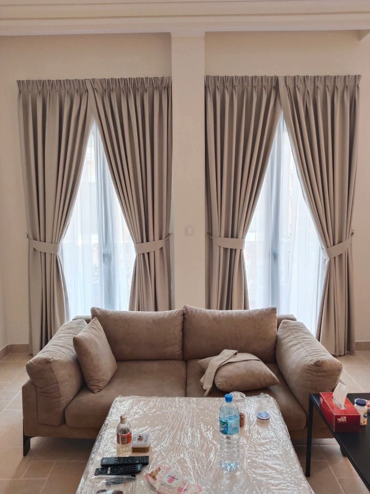 Curtain - Image 1