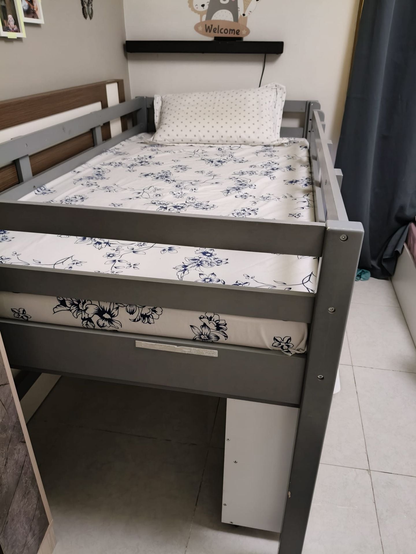 Wooden kids bunk bed - Image 1