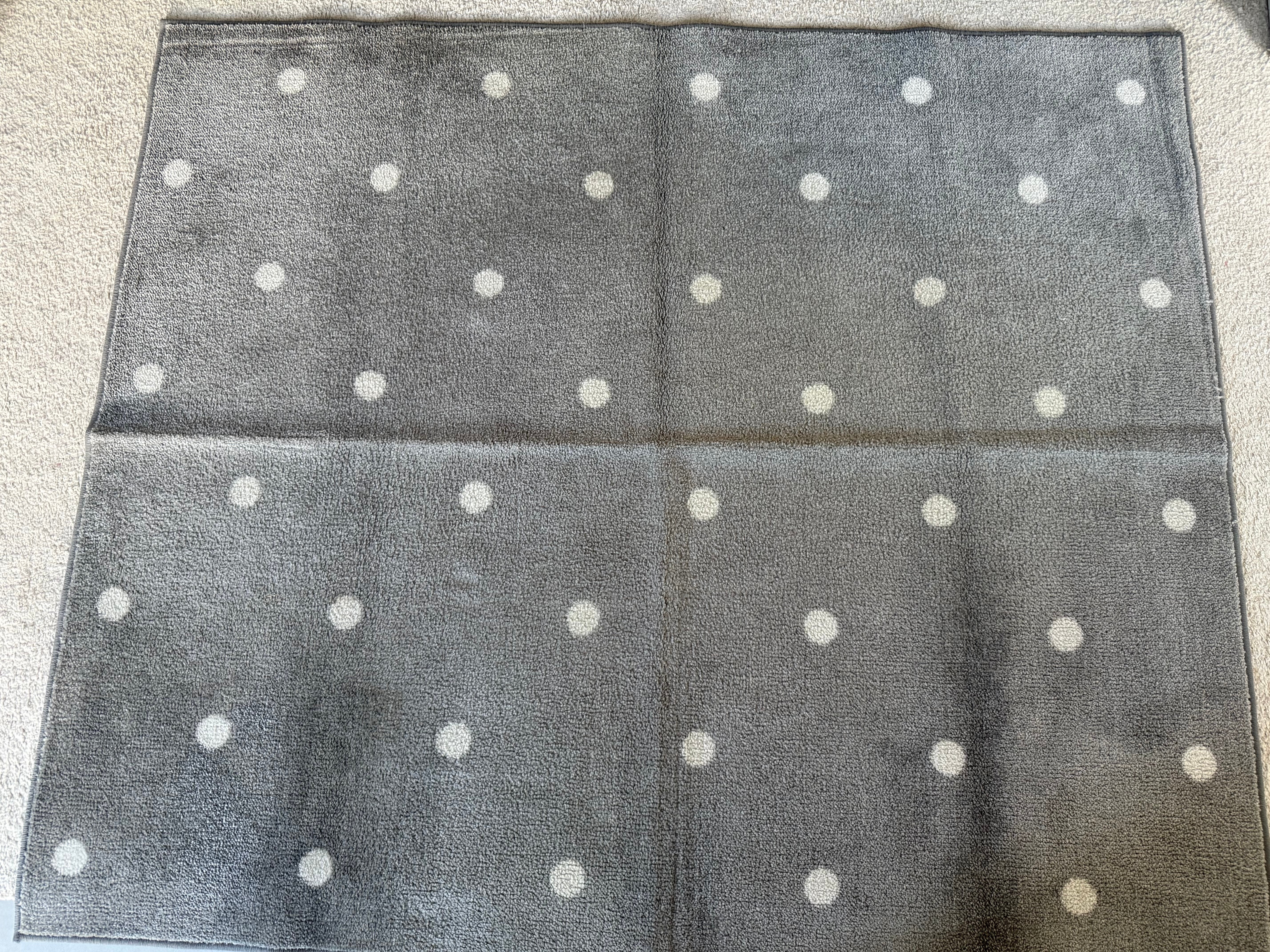 Location Barwa Madinatna IKEA Carpet /Rug  - Image 6