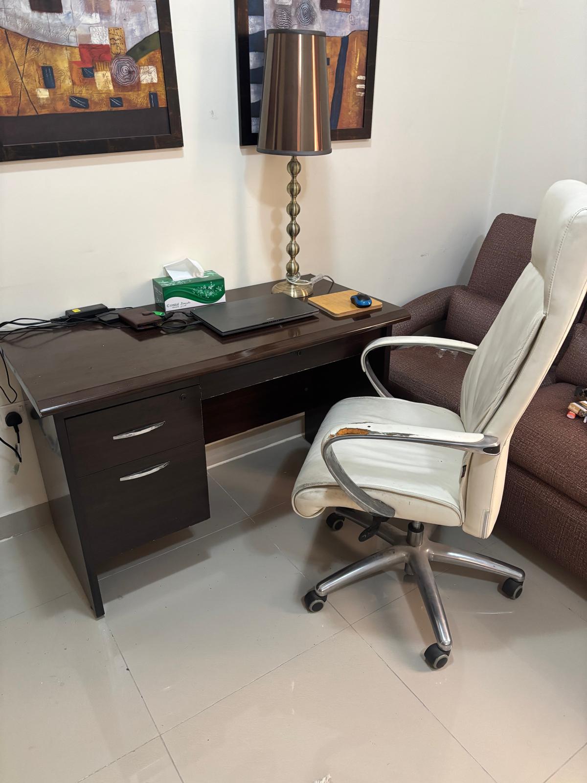 desk and chair - Image 2