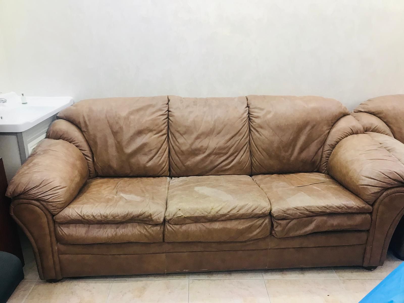 Leather sofa  - Image 4