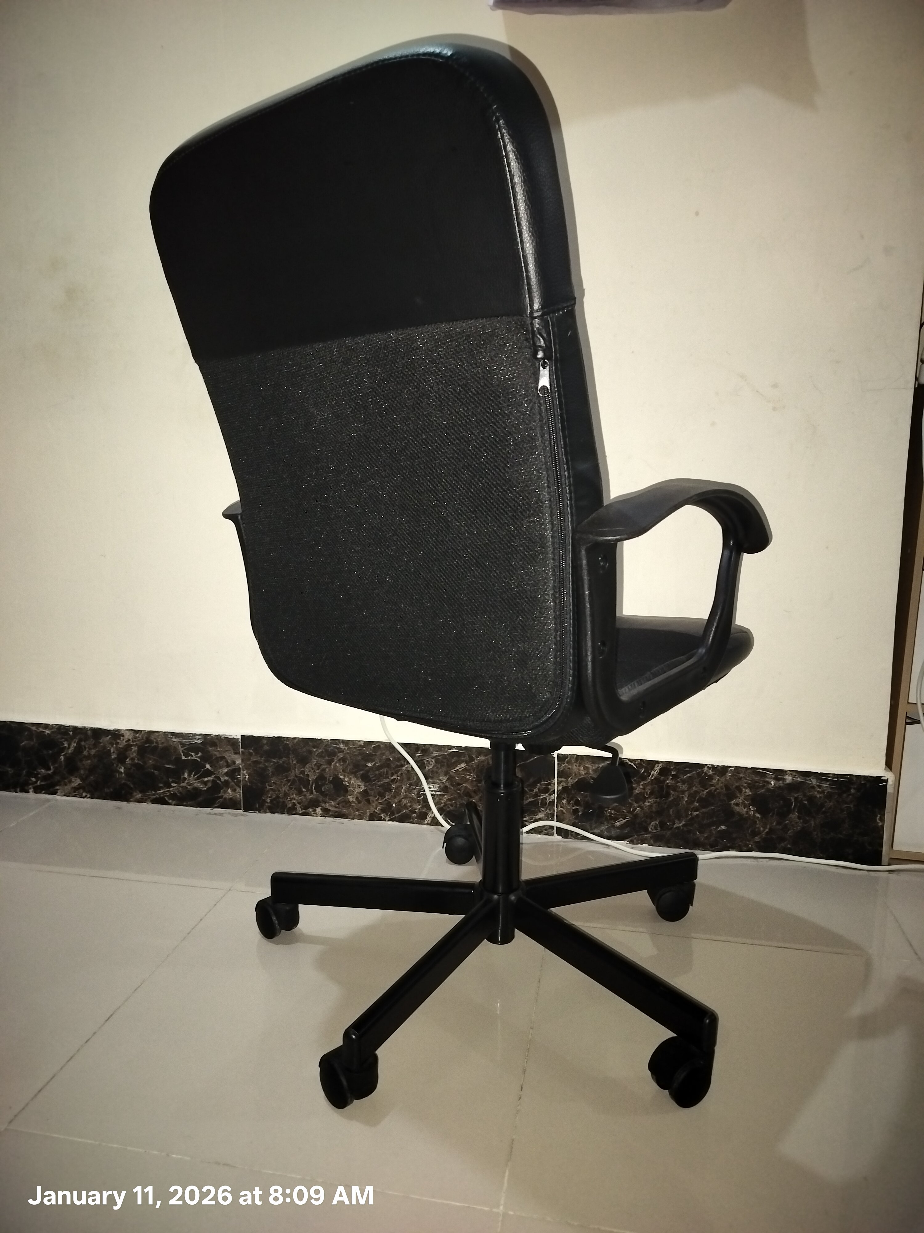 Office Chairs - Image 4