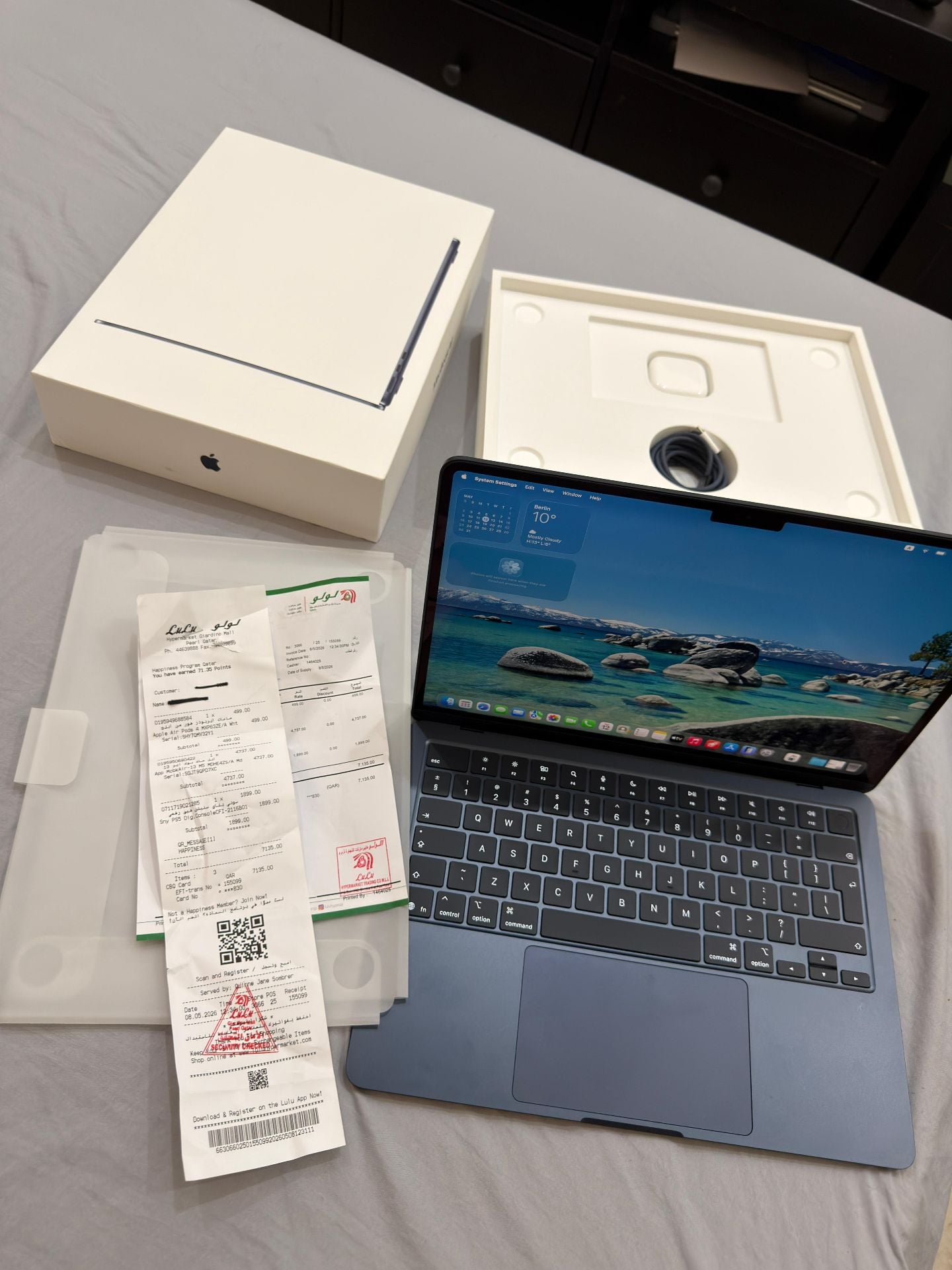4 DAYS OLD Apple MacBook Air 13 2026 M5 16GB 512GB Midnight Black - Image 1