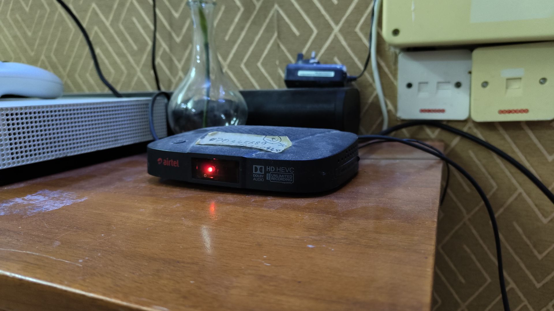 AIRTEL HD RECEIVER + DISH - Image 3