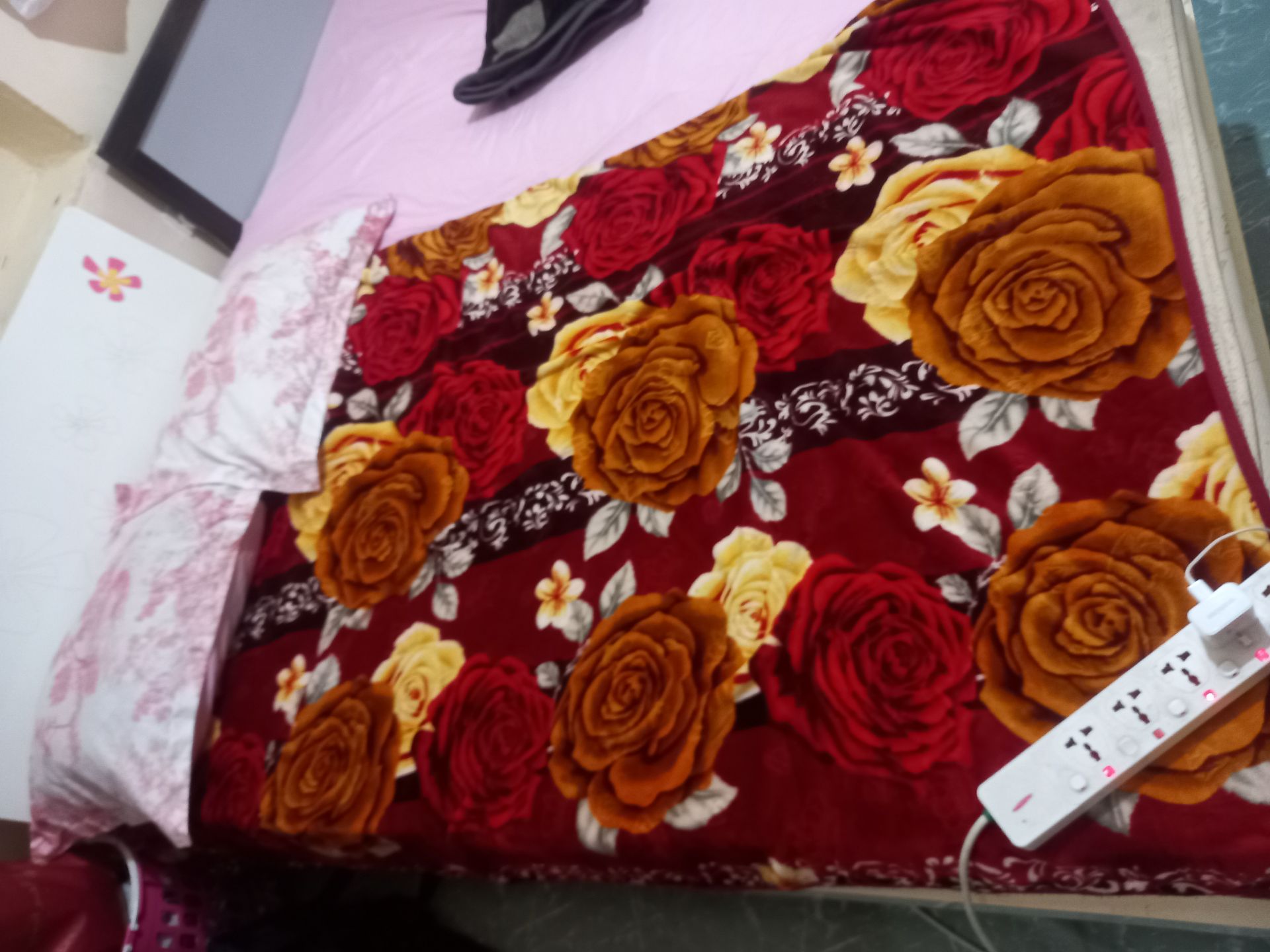 Used bed with metresh - Image 1