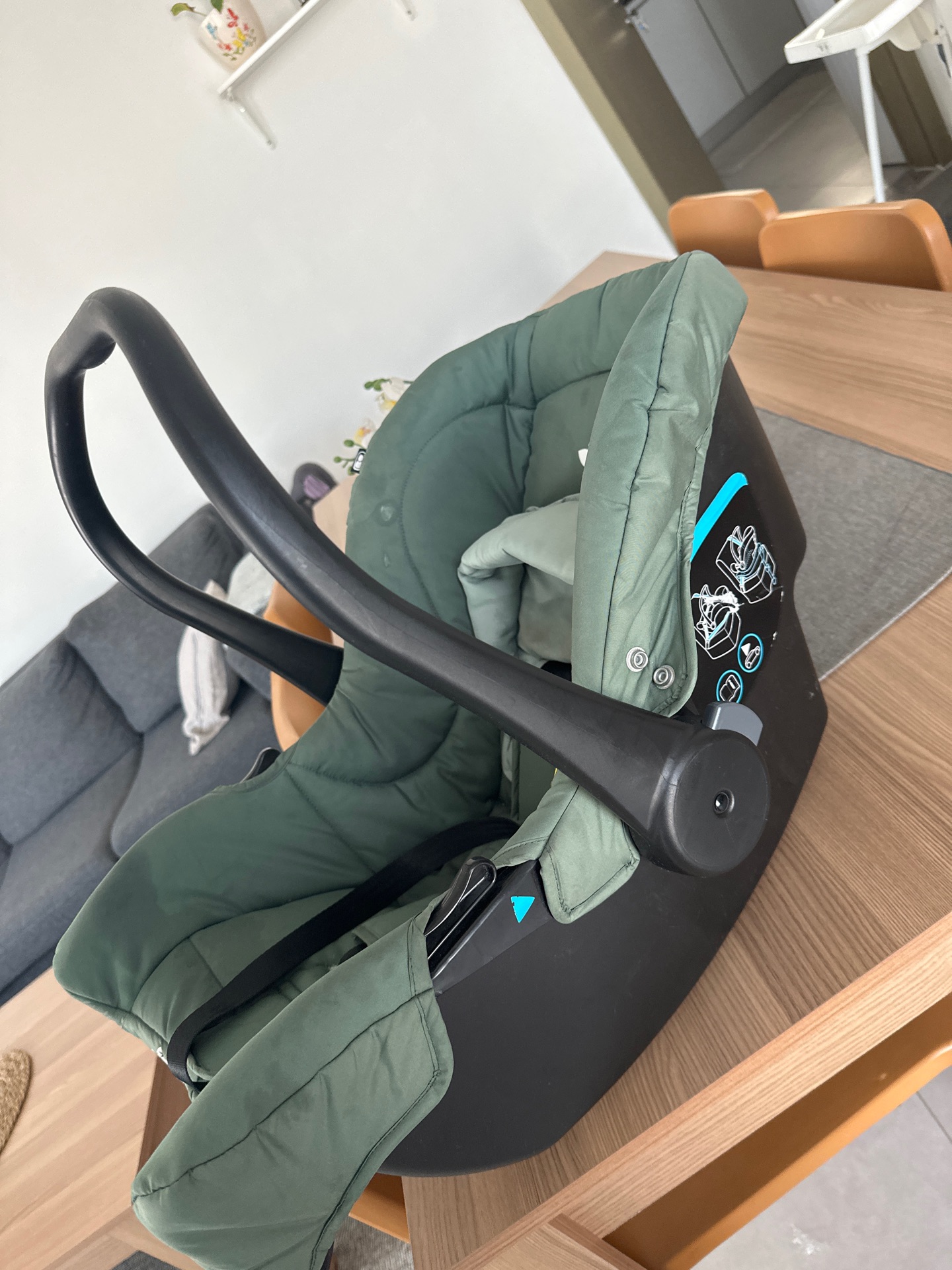 Joie travel car seat - Image 3