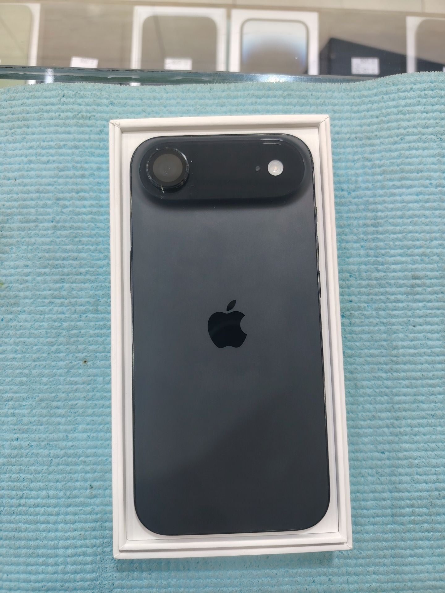 I phone Air 256gb black color - Image 1