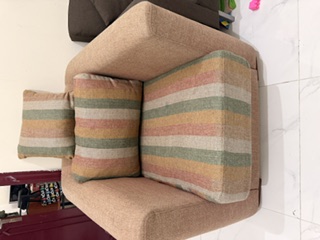 2 SOFA SET IN MINT CONDITION FOR URGENT SALE!HYURRY UP! - Image 7