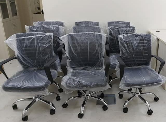 We selling all kind of office furniture and chairs and dining table. 33757438 - Image 6
