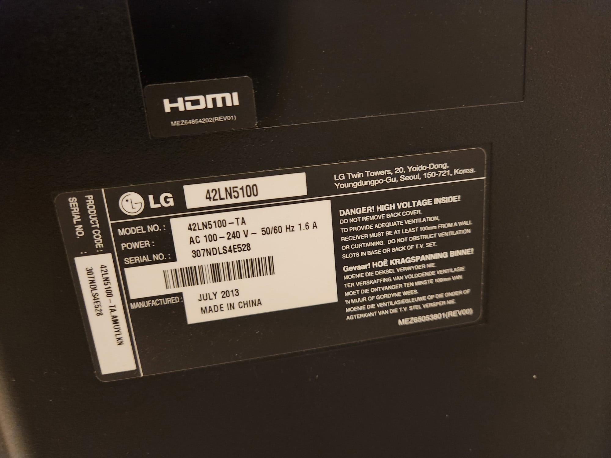 LG 42” LED TV 300 QR, Chromecast 4K 140 QR, TV Stand 250 QR - Image 3