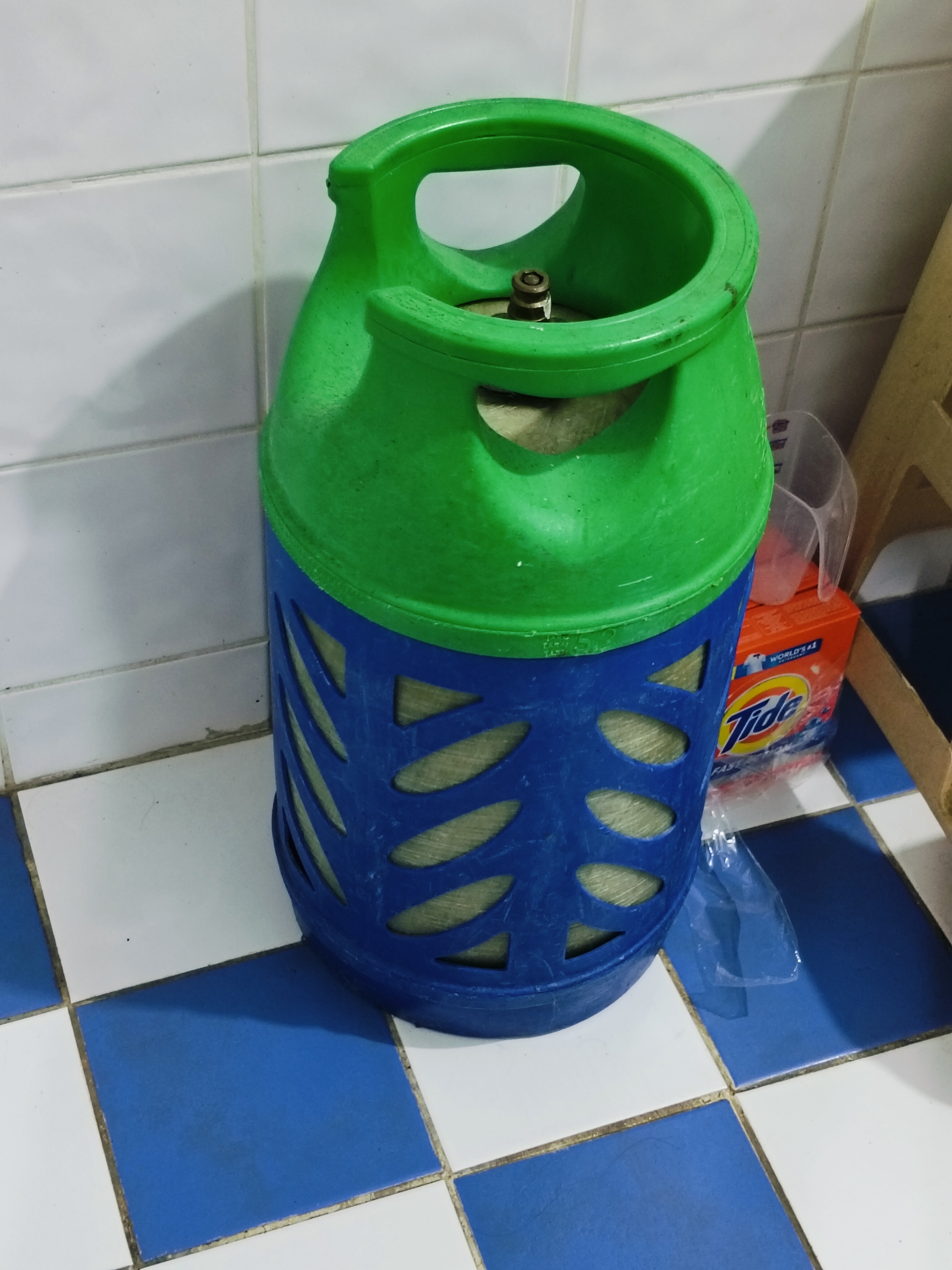 Gas cylinder 12kg - Image 4