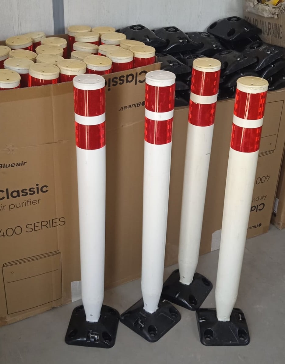 Plastic Bollards wit Reflector - Image 2