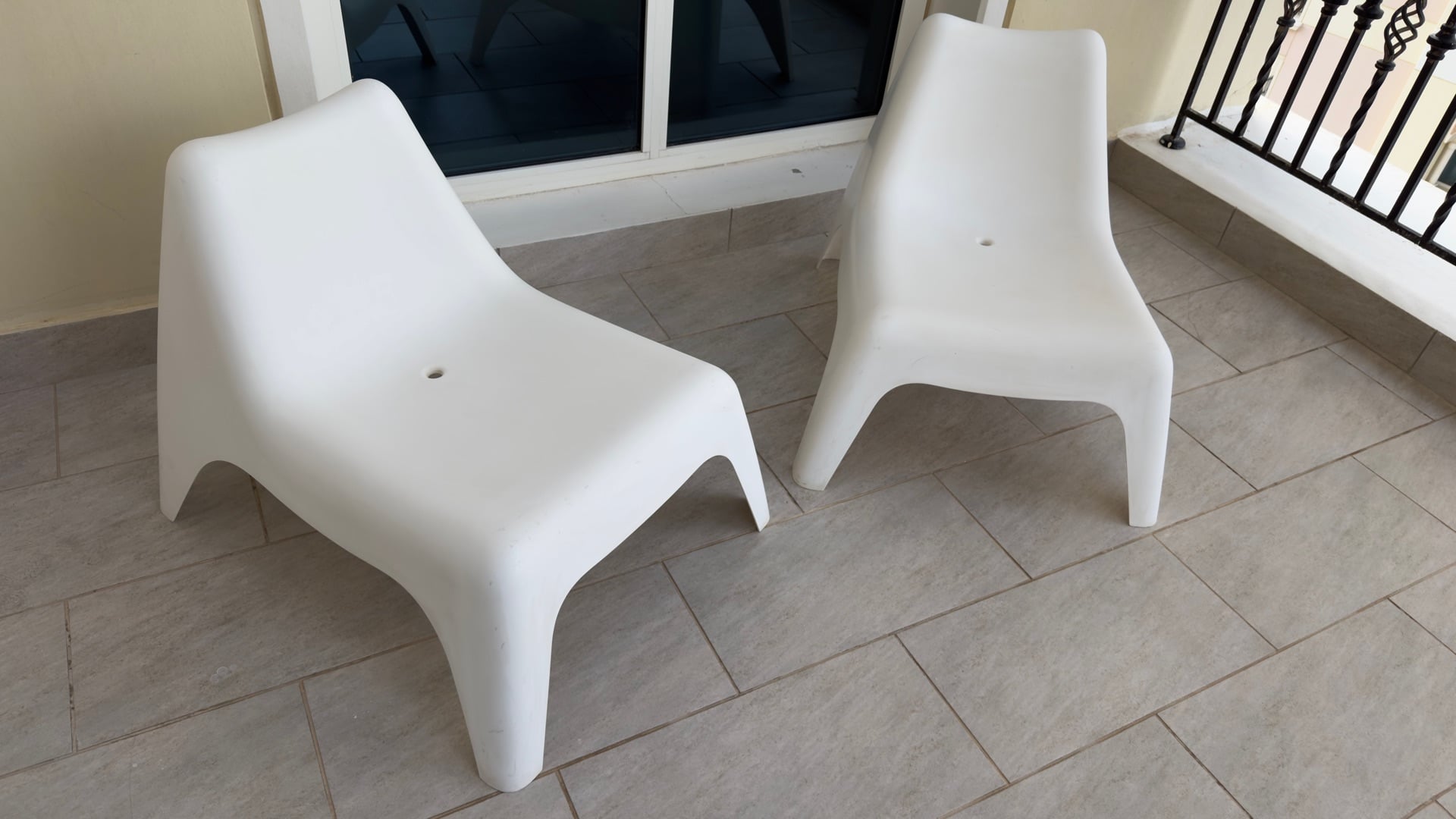 IKEA Casual Outdoor White Seating - Image 2