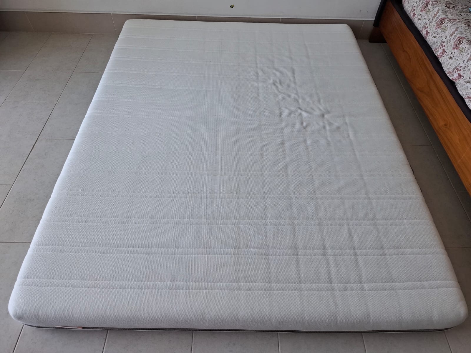 Ikea top quality queen mattress  - Image 3