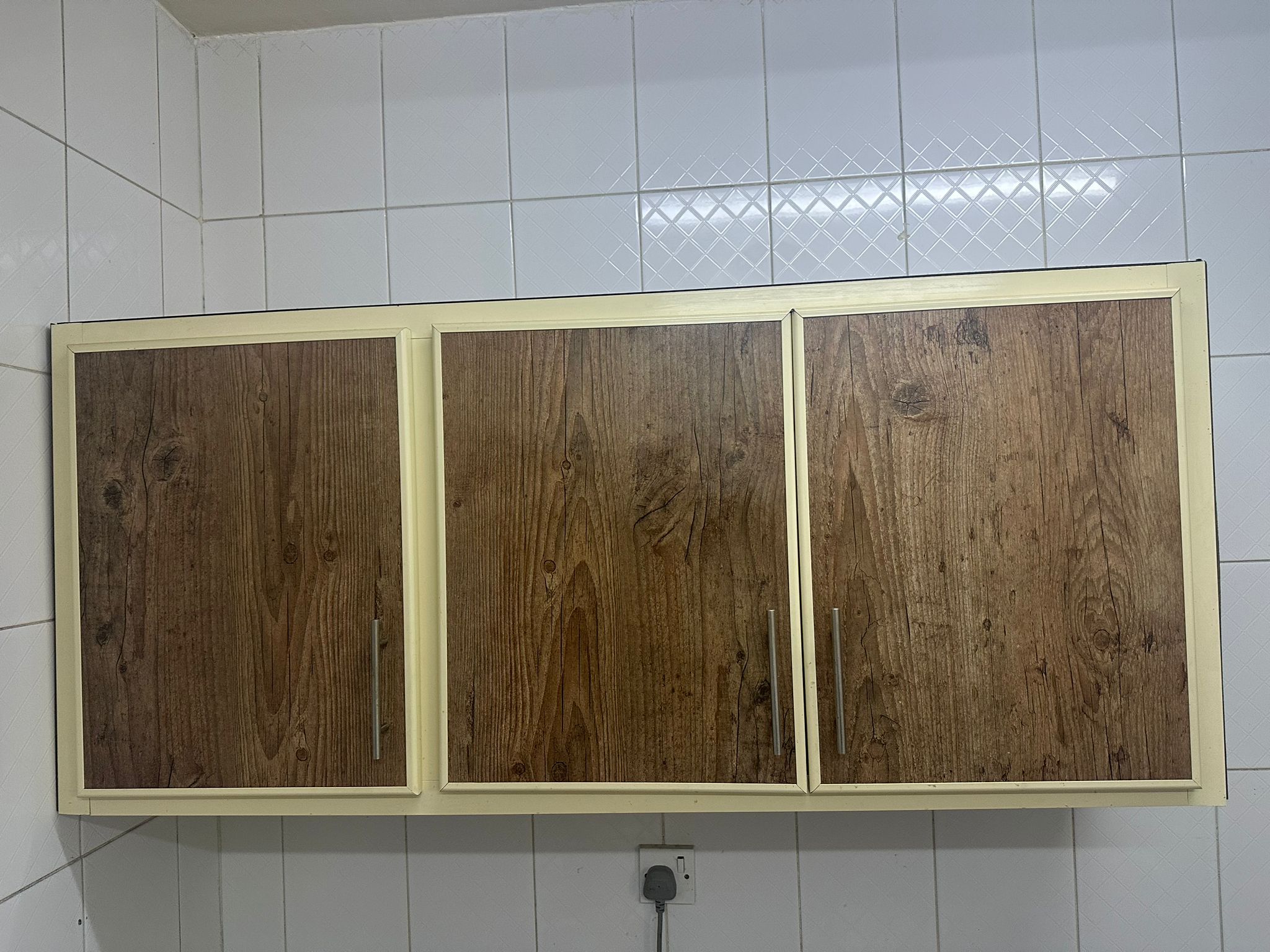 Kitchen Wall Cabinet - 3 Doors l - Image 1