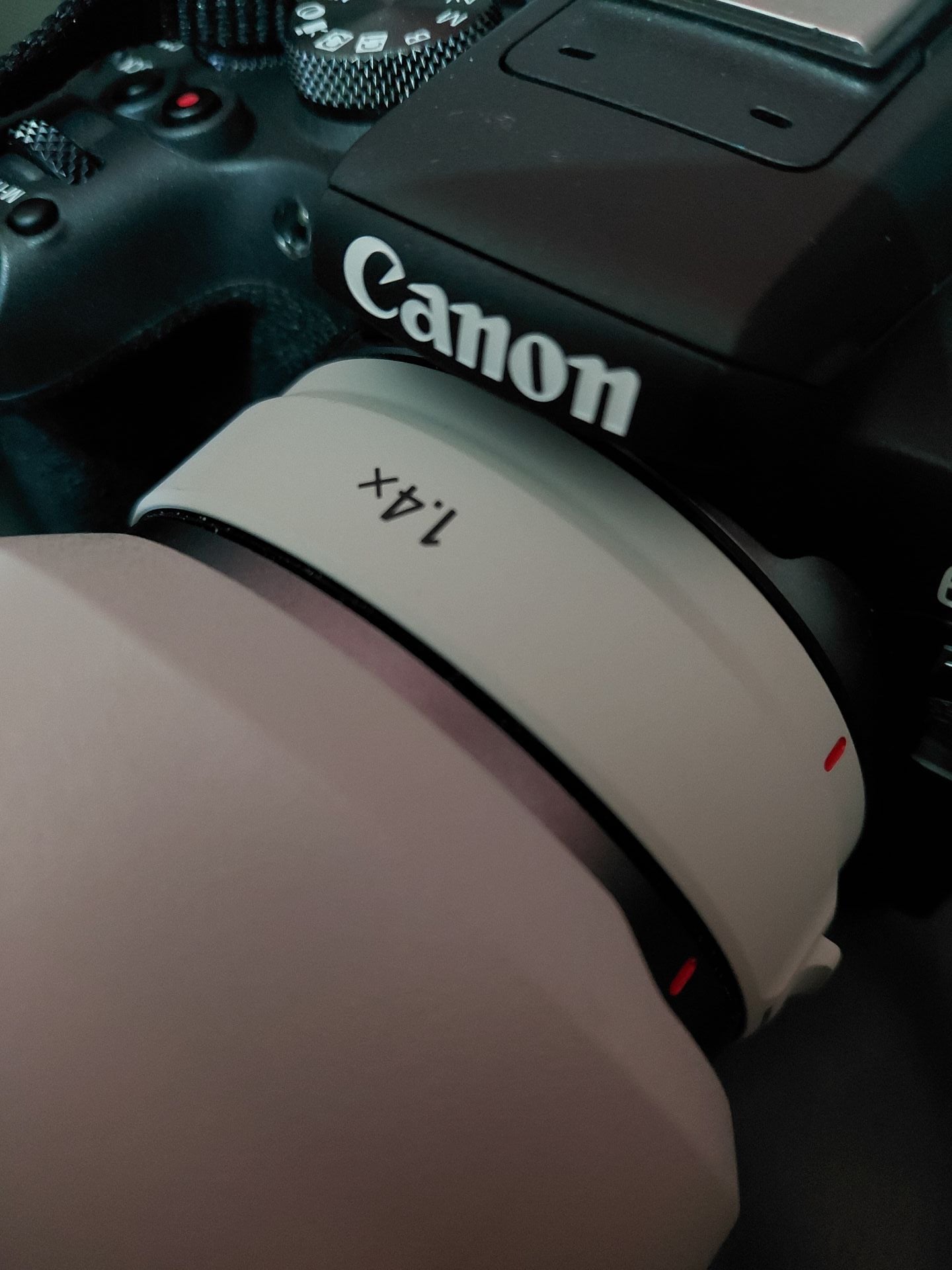 canon rf 1.4x extender (almost new) - Image 2