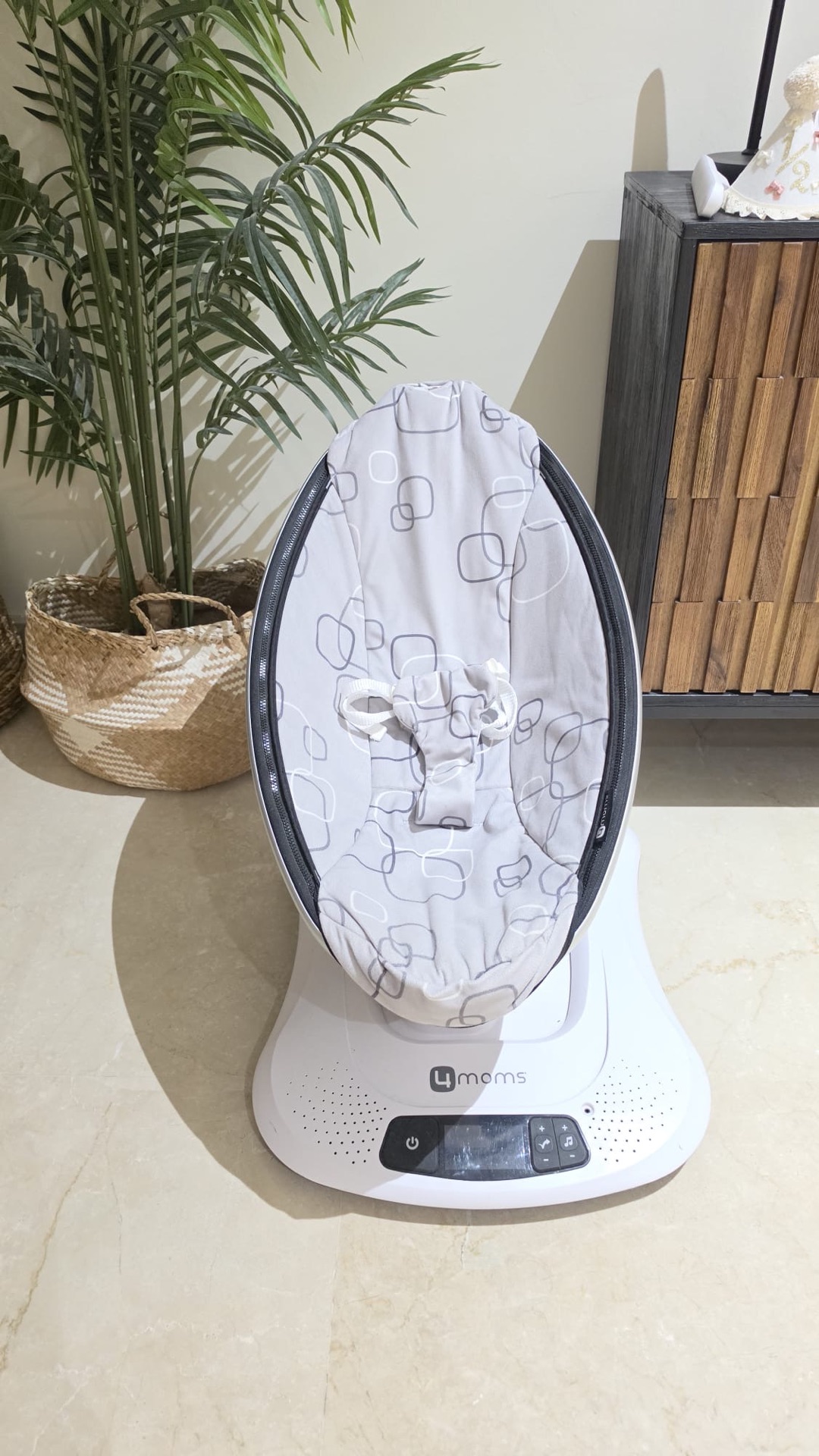 4moms MamaRoo Baby Swing - Image 1