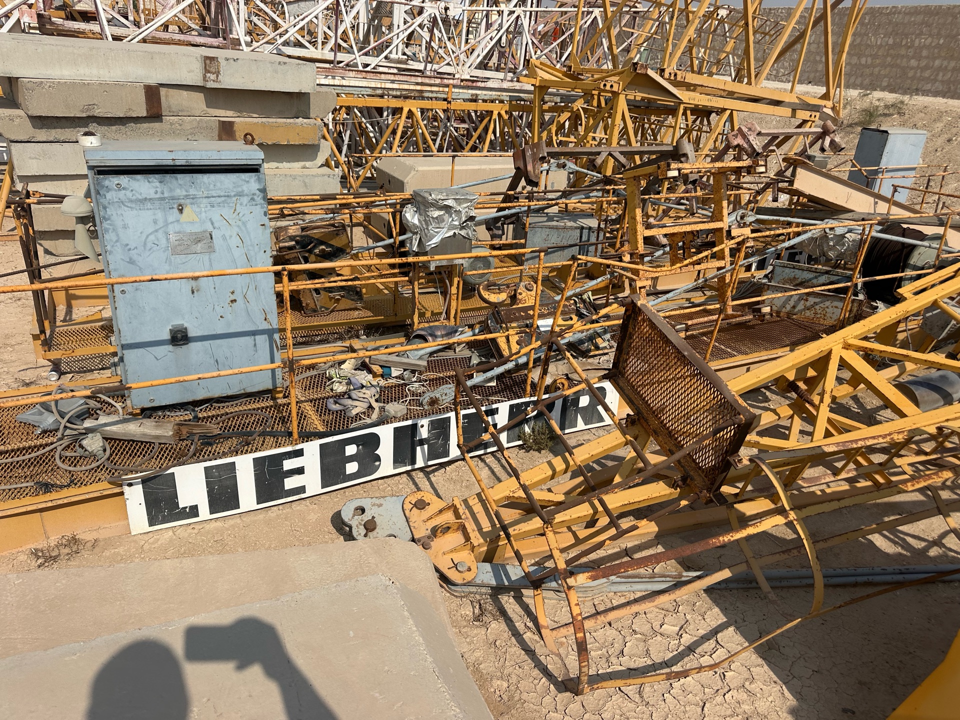 Tower Cranes 100LC Liebherr Germany  & Raimondi MR 108+3 Italy  - Image 9