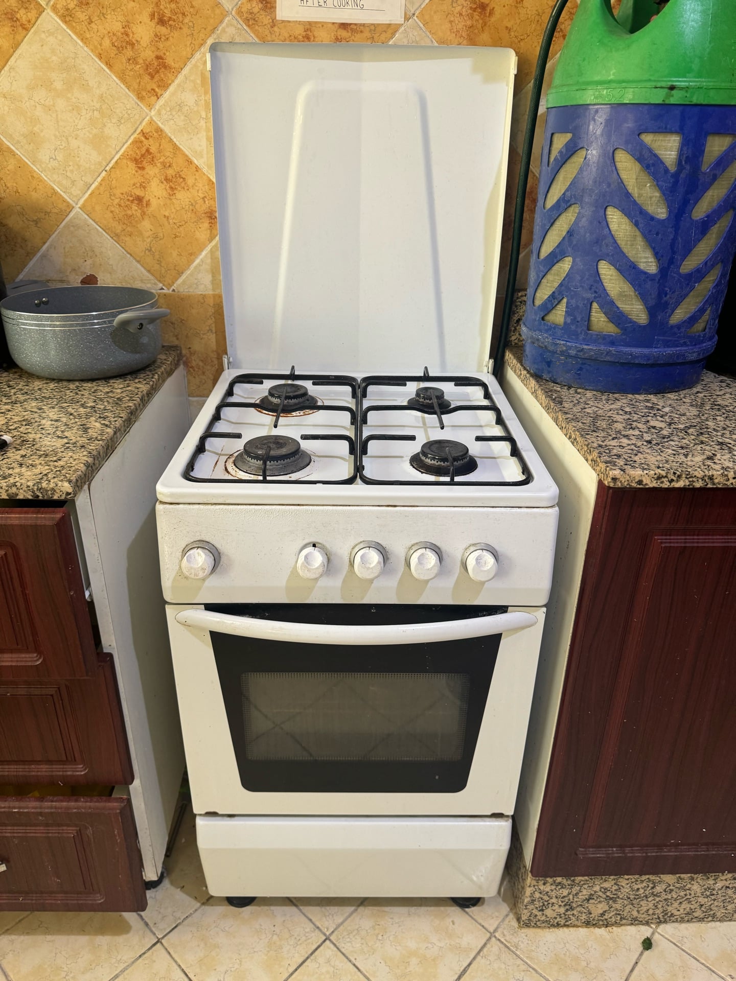 Gas Stove Good Condition – Urgent Sale  - Image 4