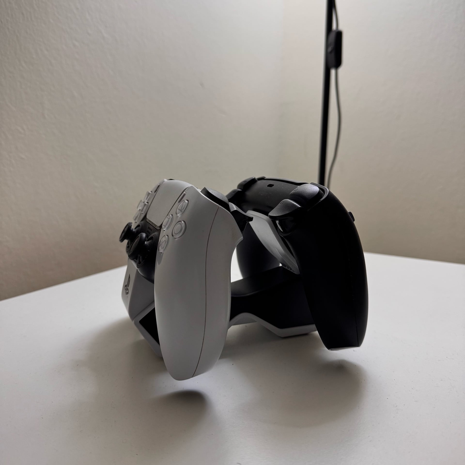 PowerA twin charging station  - Image 2