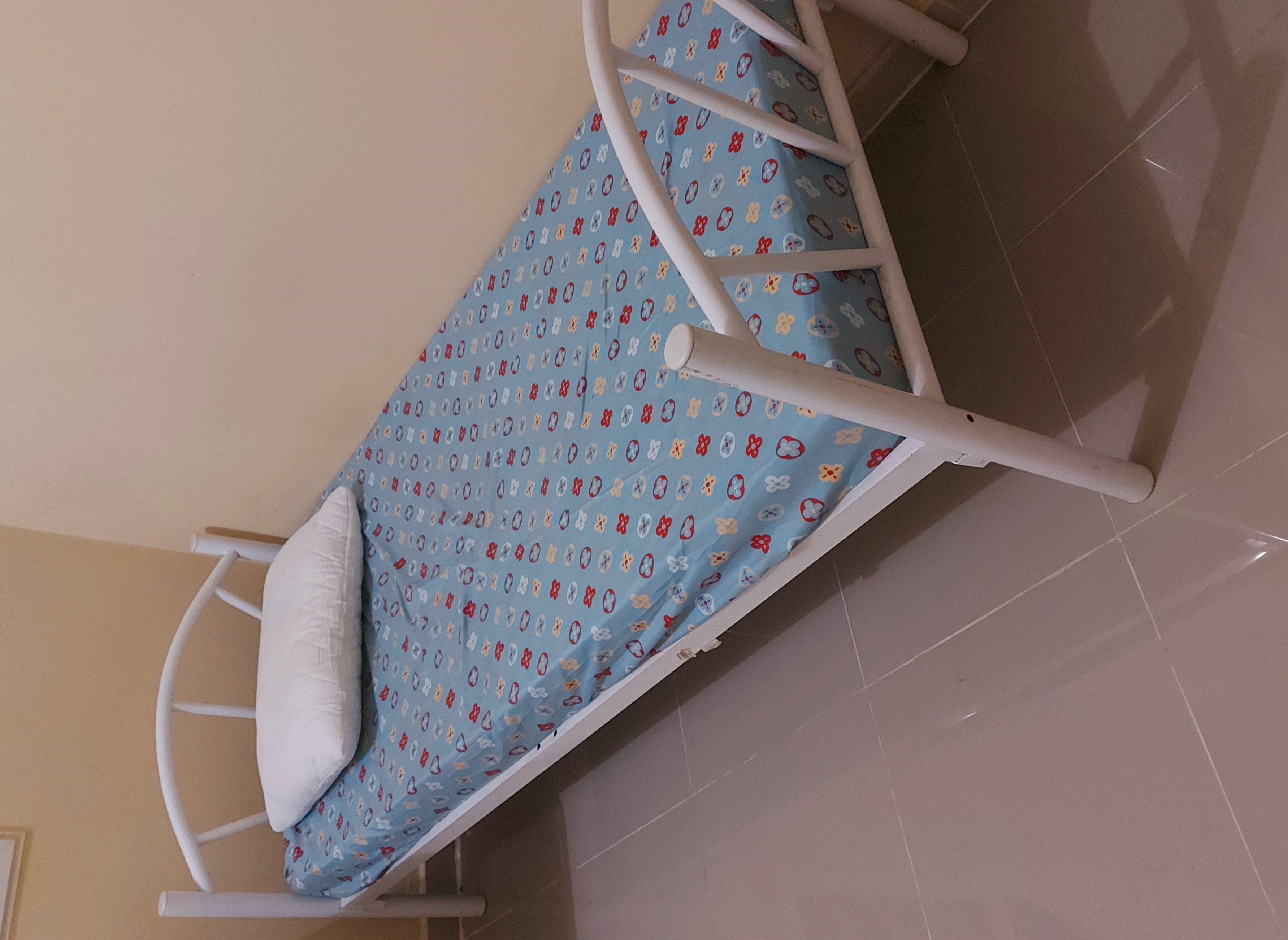 single beds  - Image 3