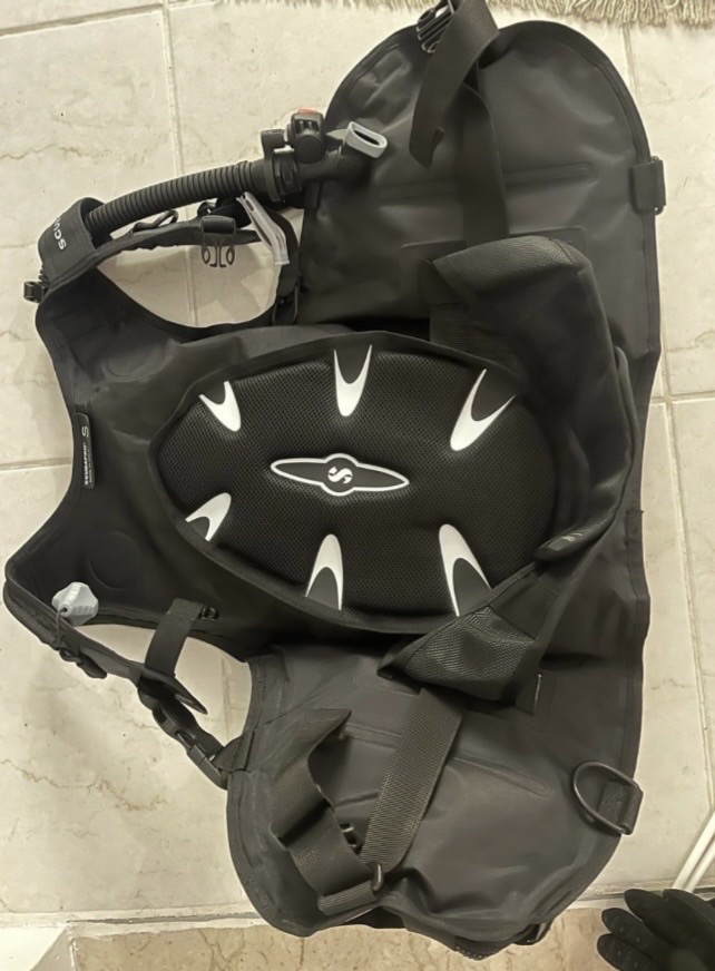 BCD and Wetsuit- Small Size - Scuba Diving  - Image 4