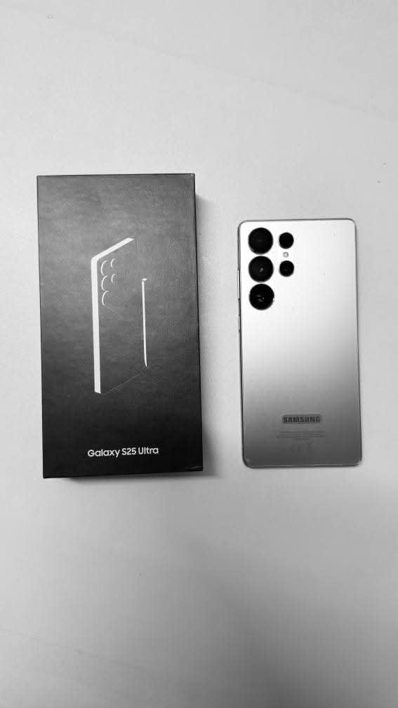 S25 ultra with box, accessories and receipt  - Image 4