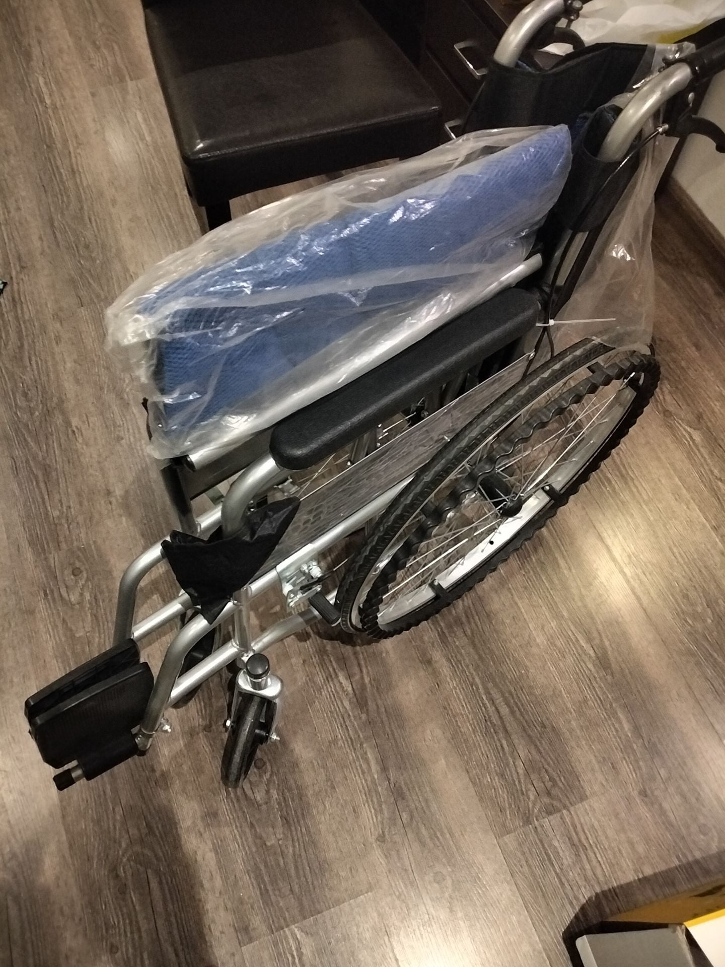 Wheel chair - Image 1