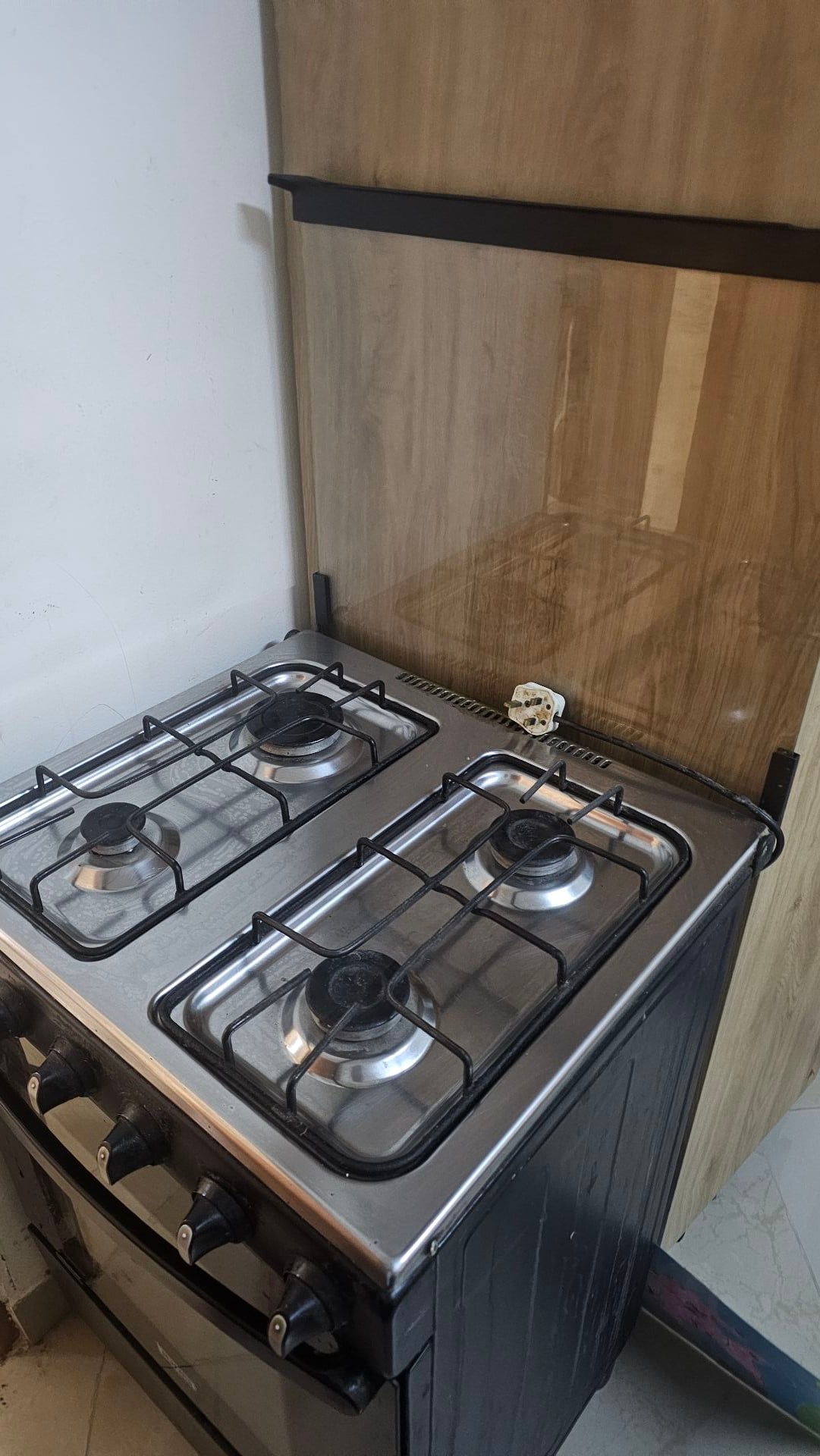 Used cooking range for sale in Wakra - Image 4