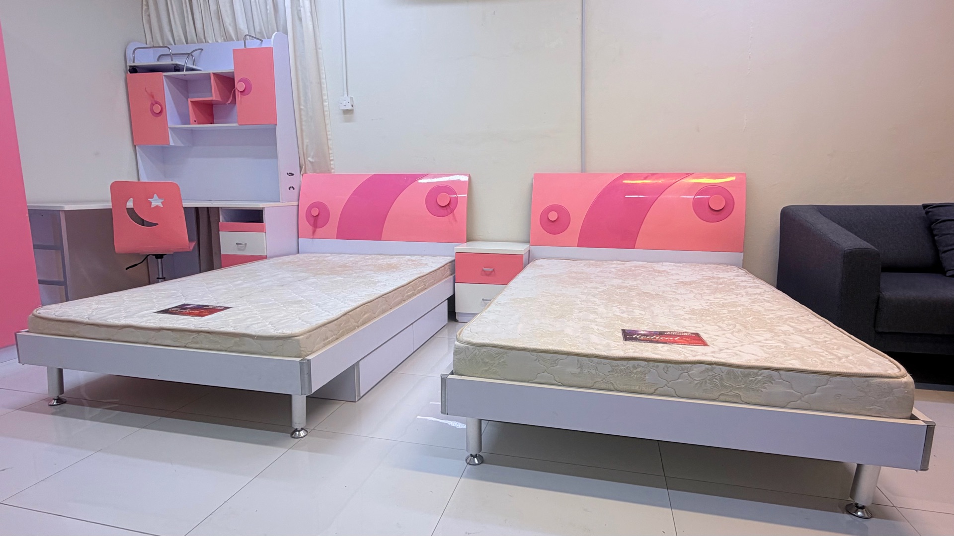 2 bed with mattresses  - Image 2