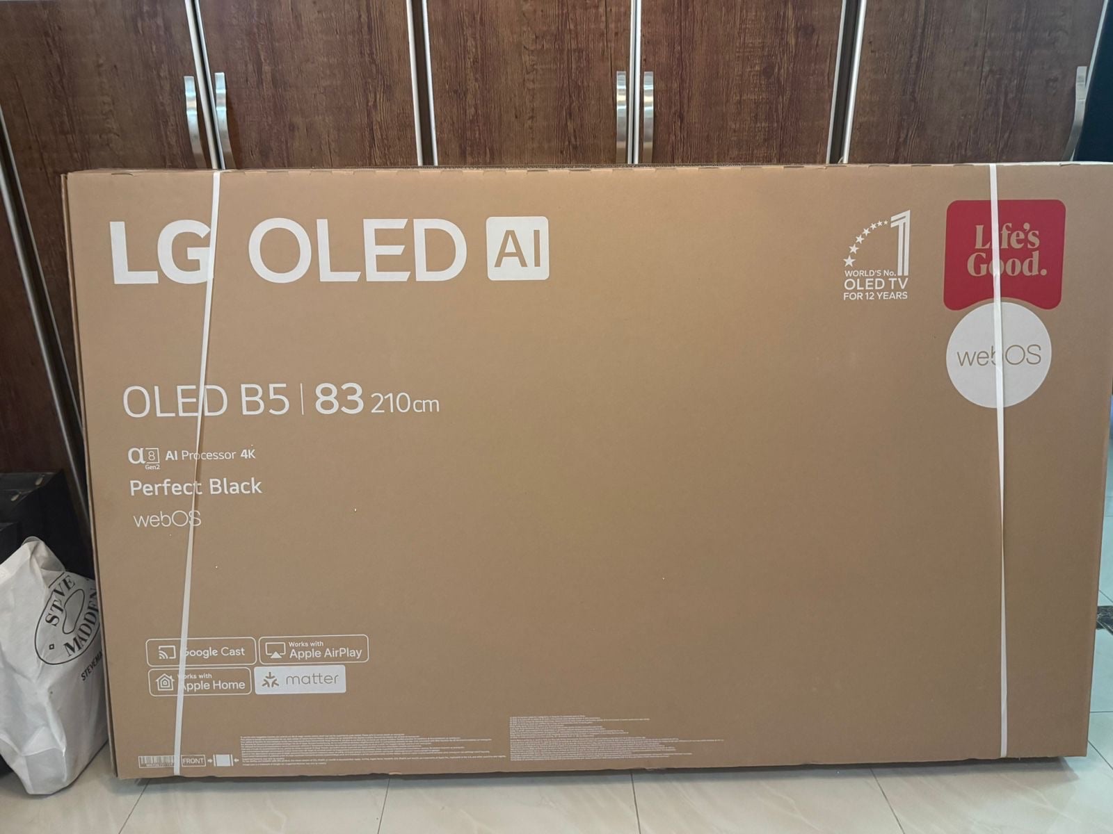 OLED LG 83 INCH - Image 1
