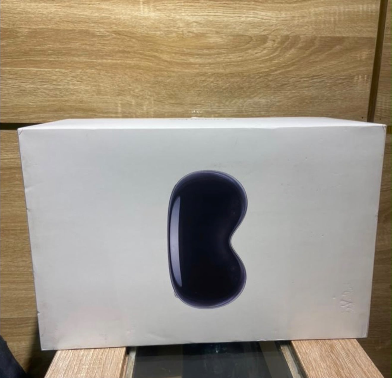 Apple Vision Pro 256GB – Like New – Complete Package   - Image 6