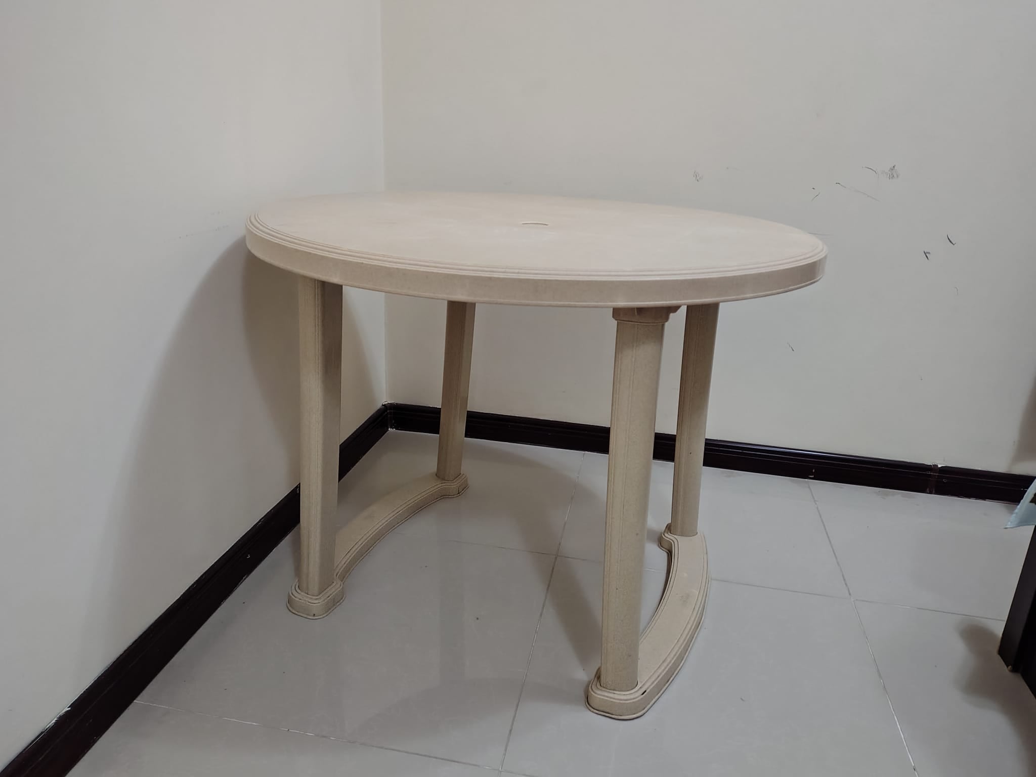 Dining Table for sale - Image 1