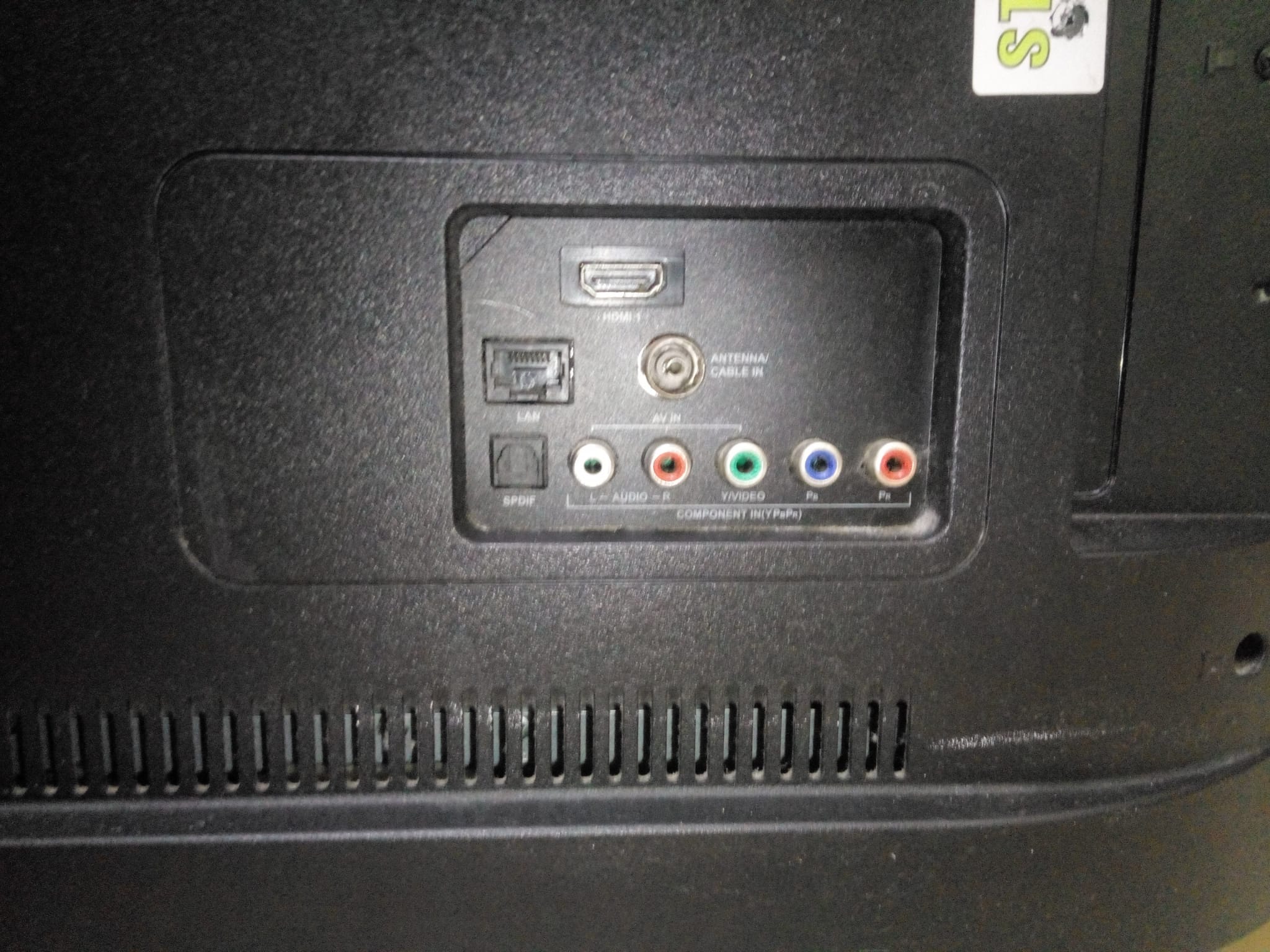 The TCL 49" TV  - Image 9
