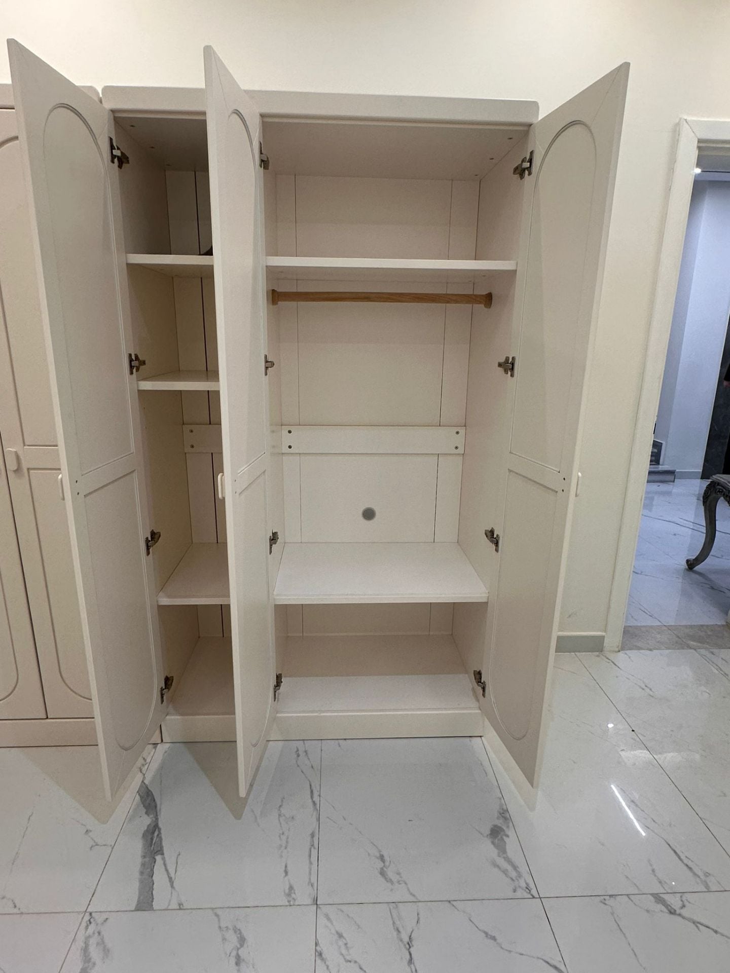 3 door cabinet  - Image 3