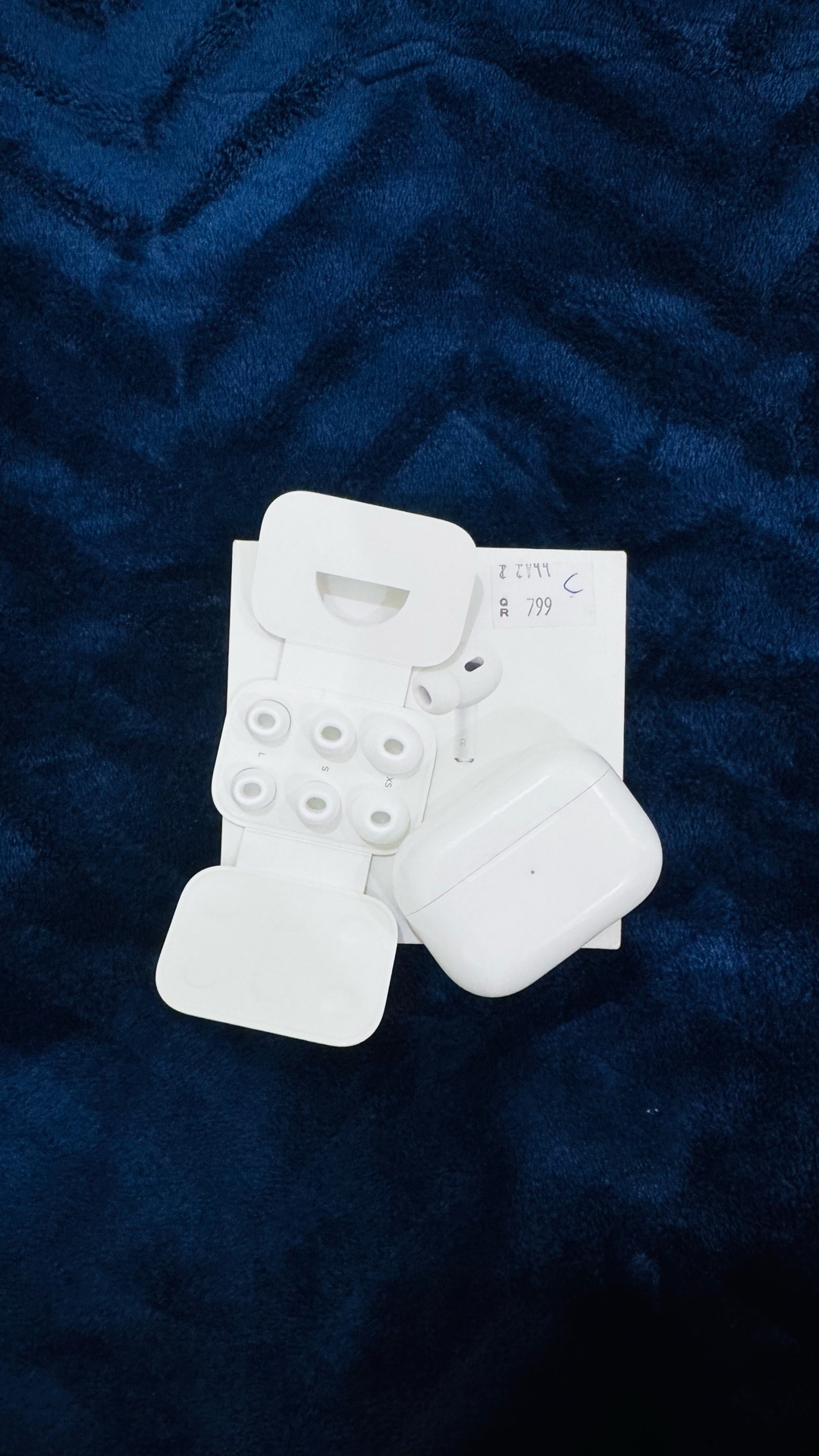 Apple AirPods Pro 2nd Generation with MagSafe Case (USB-C) - Image 3