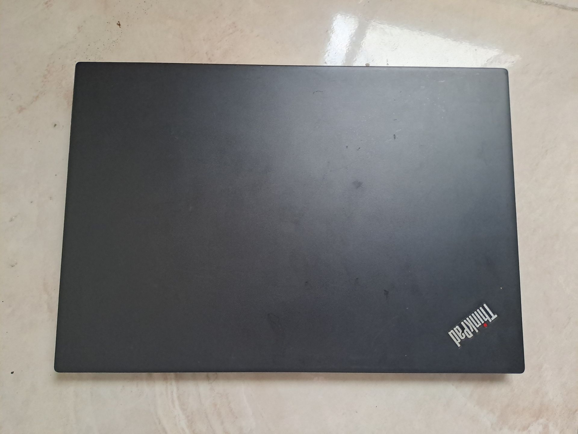 Lenovo ThinkPad T490s - Image 1