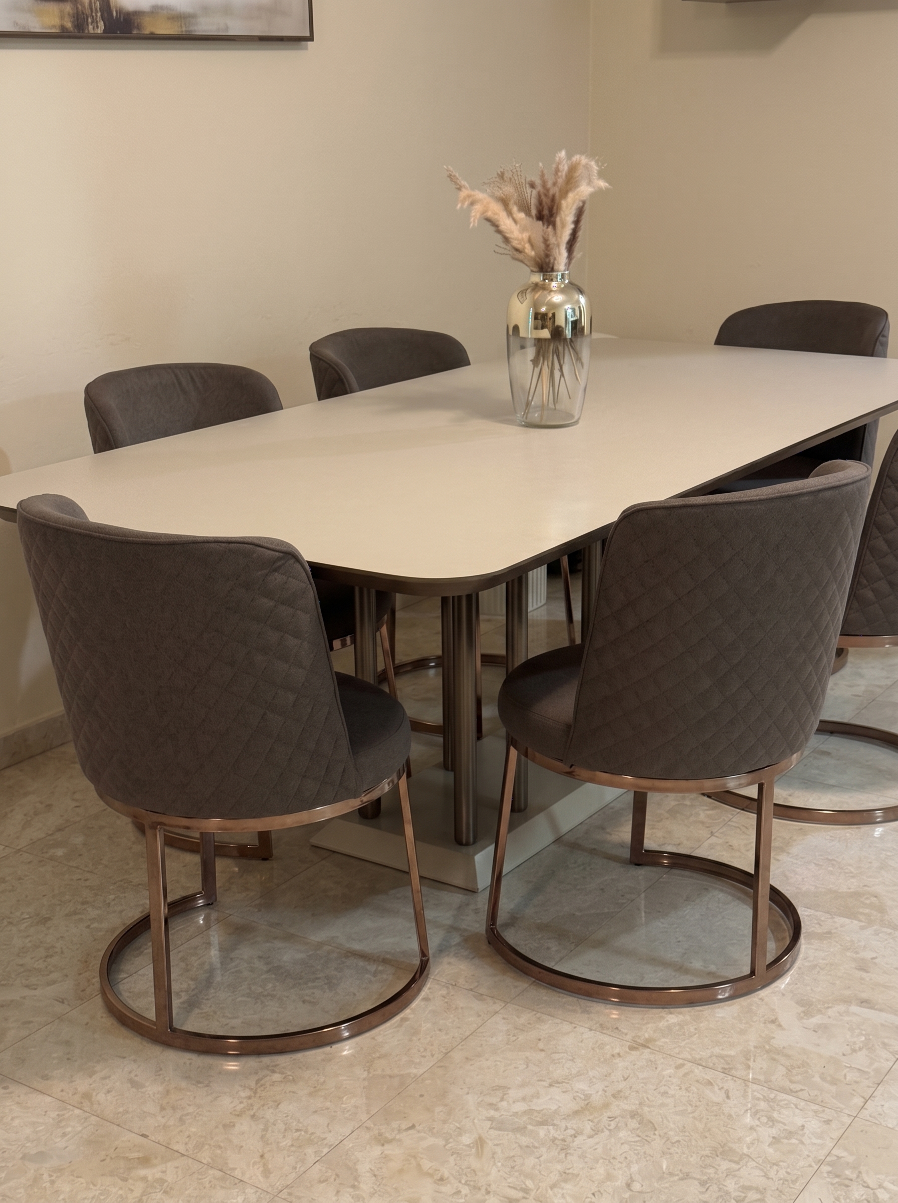Large Premium Dining Table with 6 Matched Chairs – Excellent Condition - Image 2