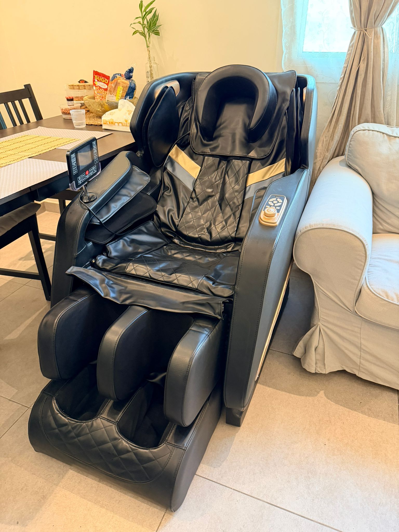 Massage Chair (Good as New)  - Image 4